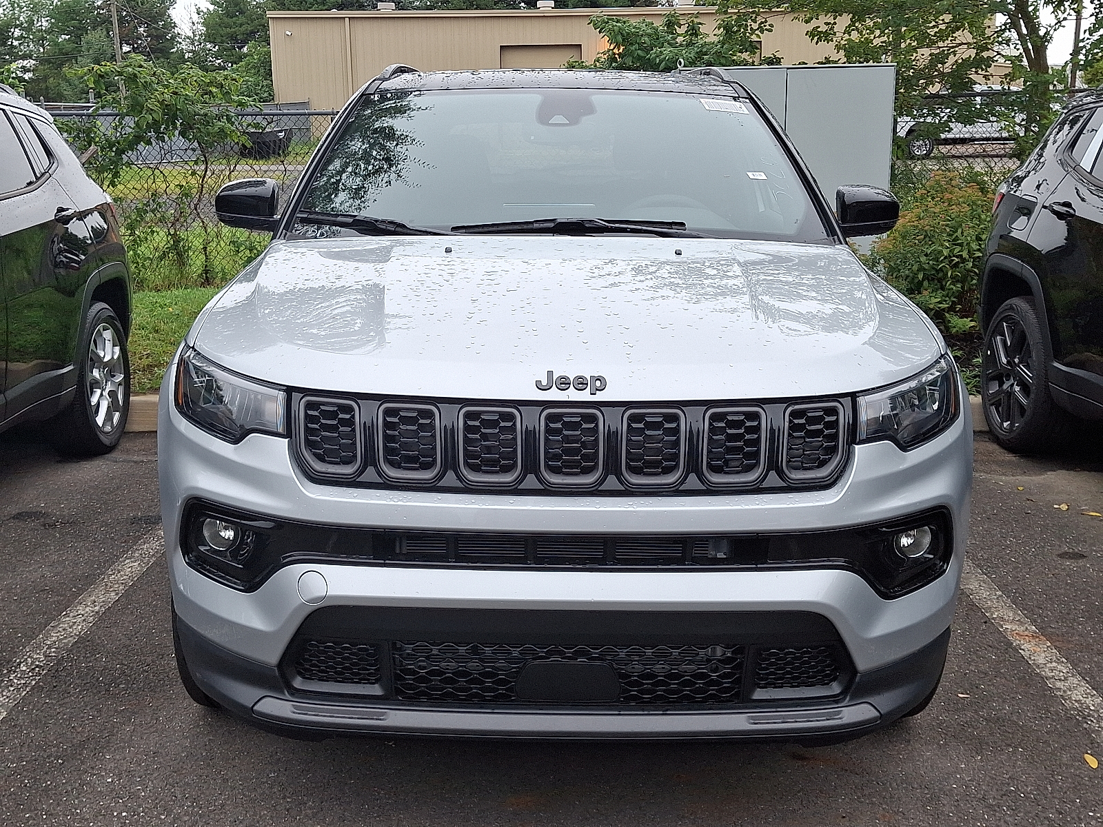 View vehicle photo 2