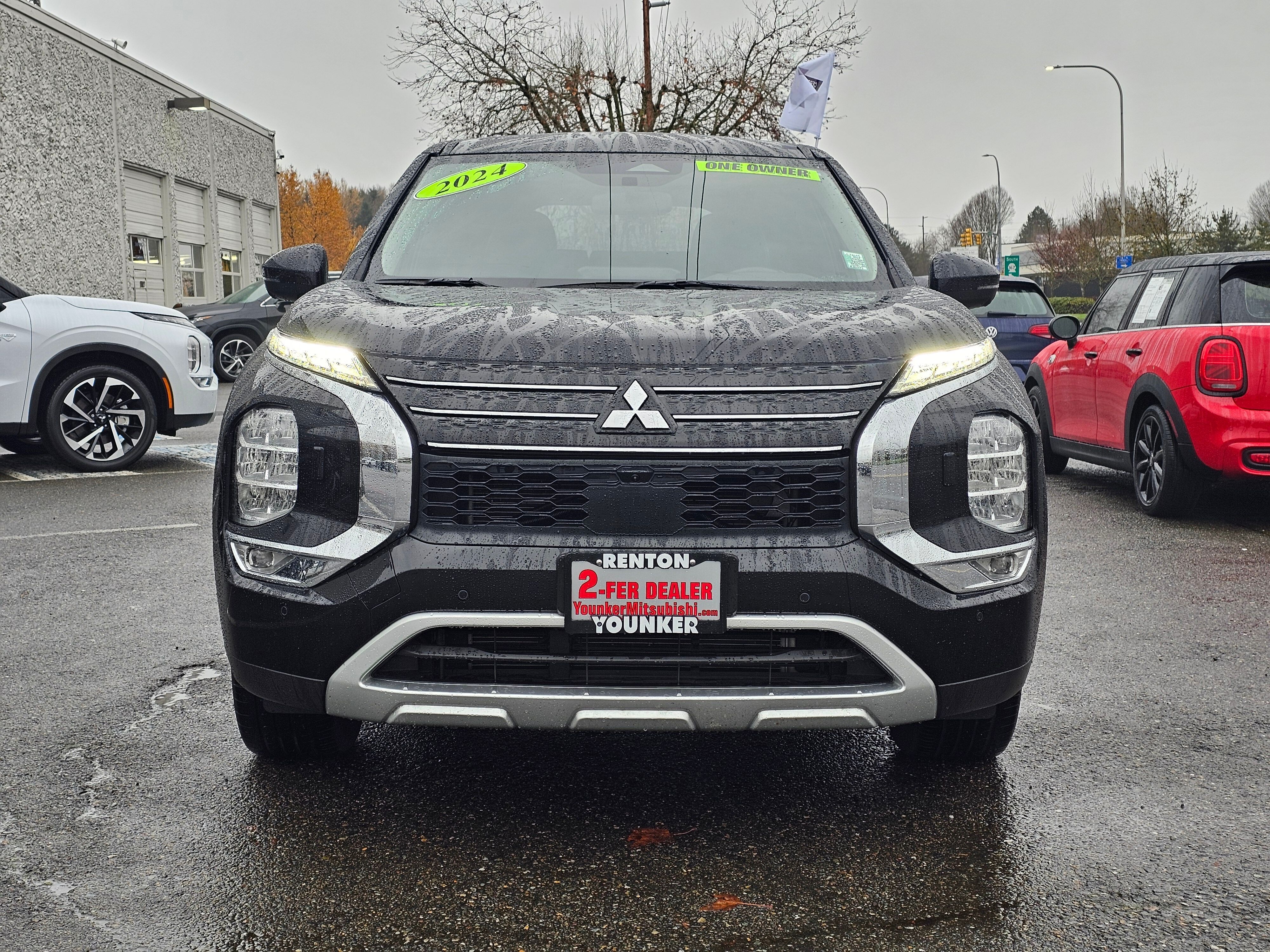 View vehicle photo 2