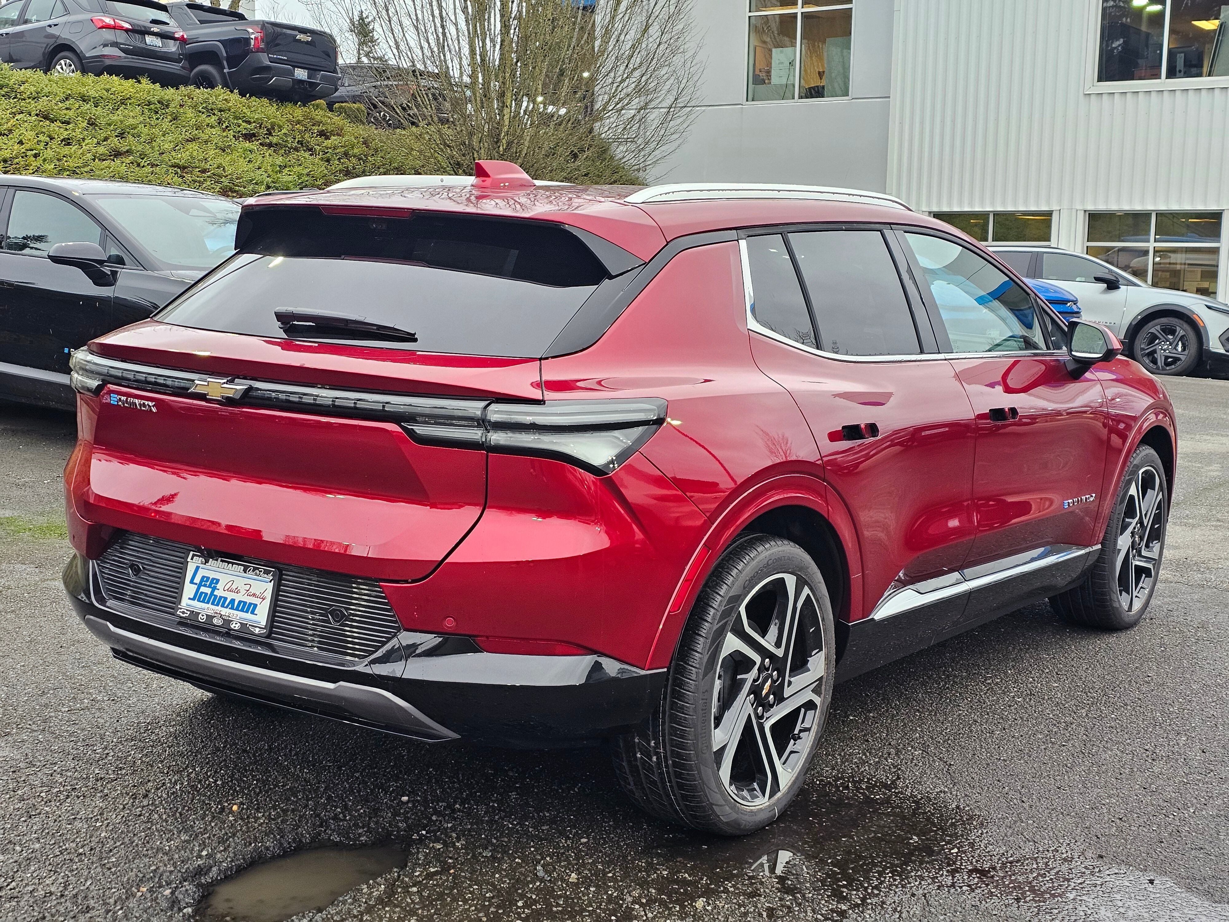 View vehicle photo 5