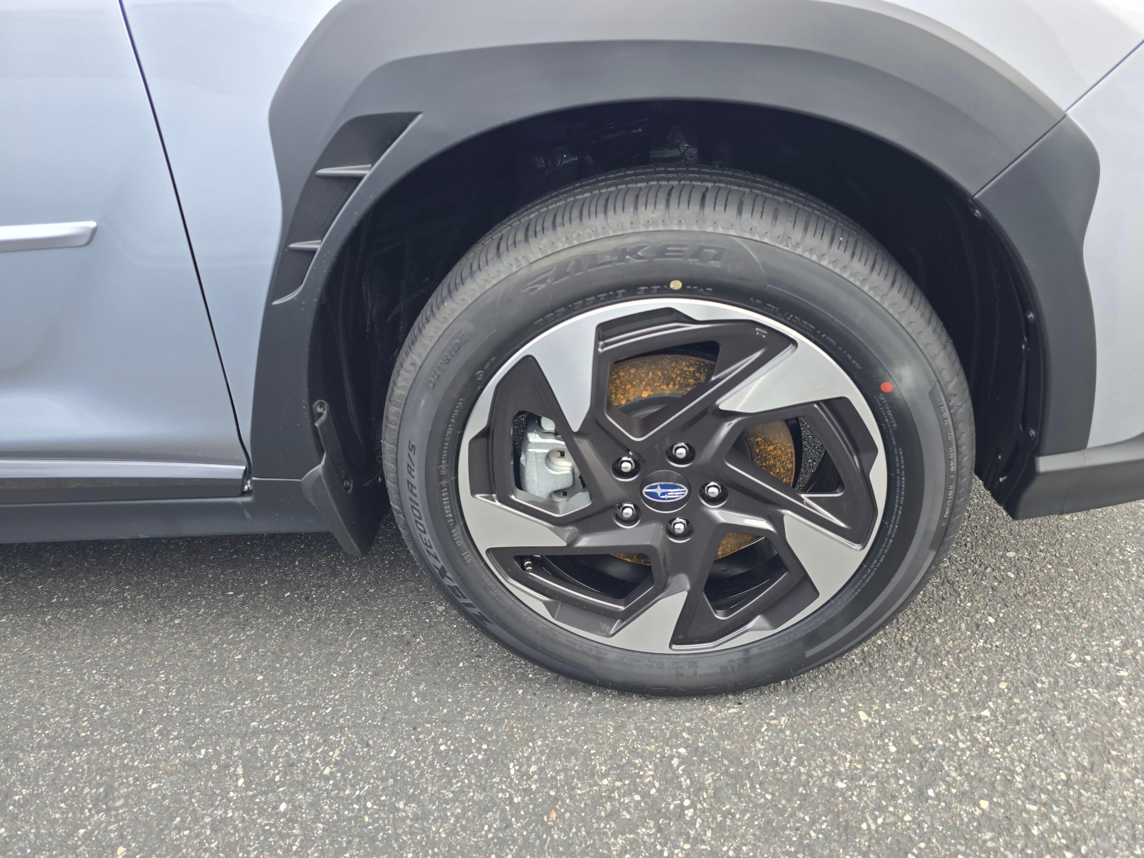 View vehicle photo 4