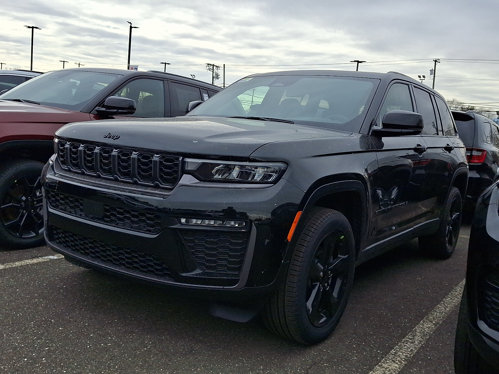 Diamond Black Crystal Pearlcoat 2026 Jeep Grand Cherokee SUV / Crossover Four-Wheel Drive 8-Speed Automatic