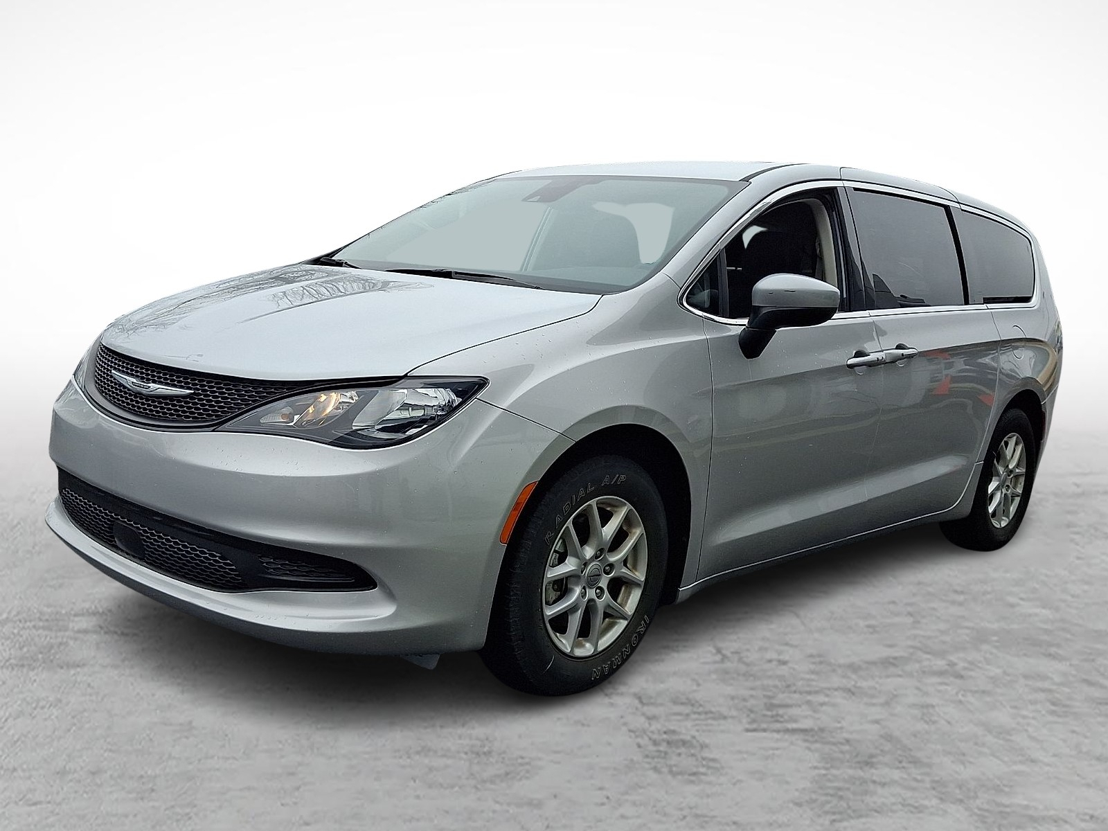 2023 Chrysler Voyager LX FWD