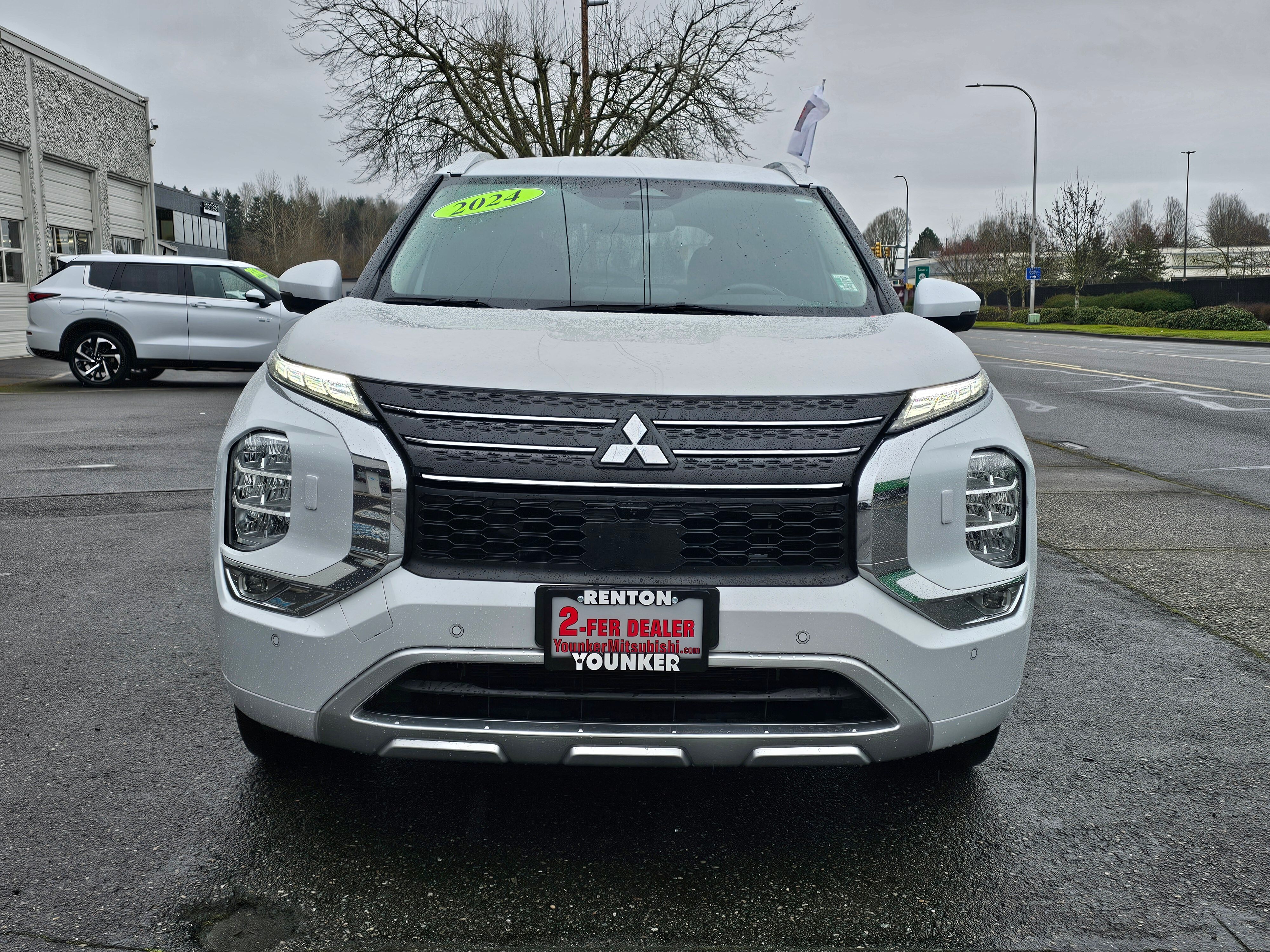 View vehicle photo 2