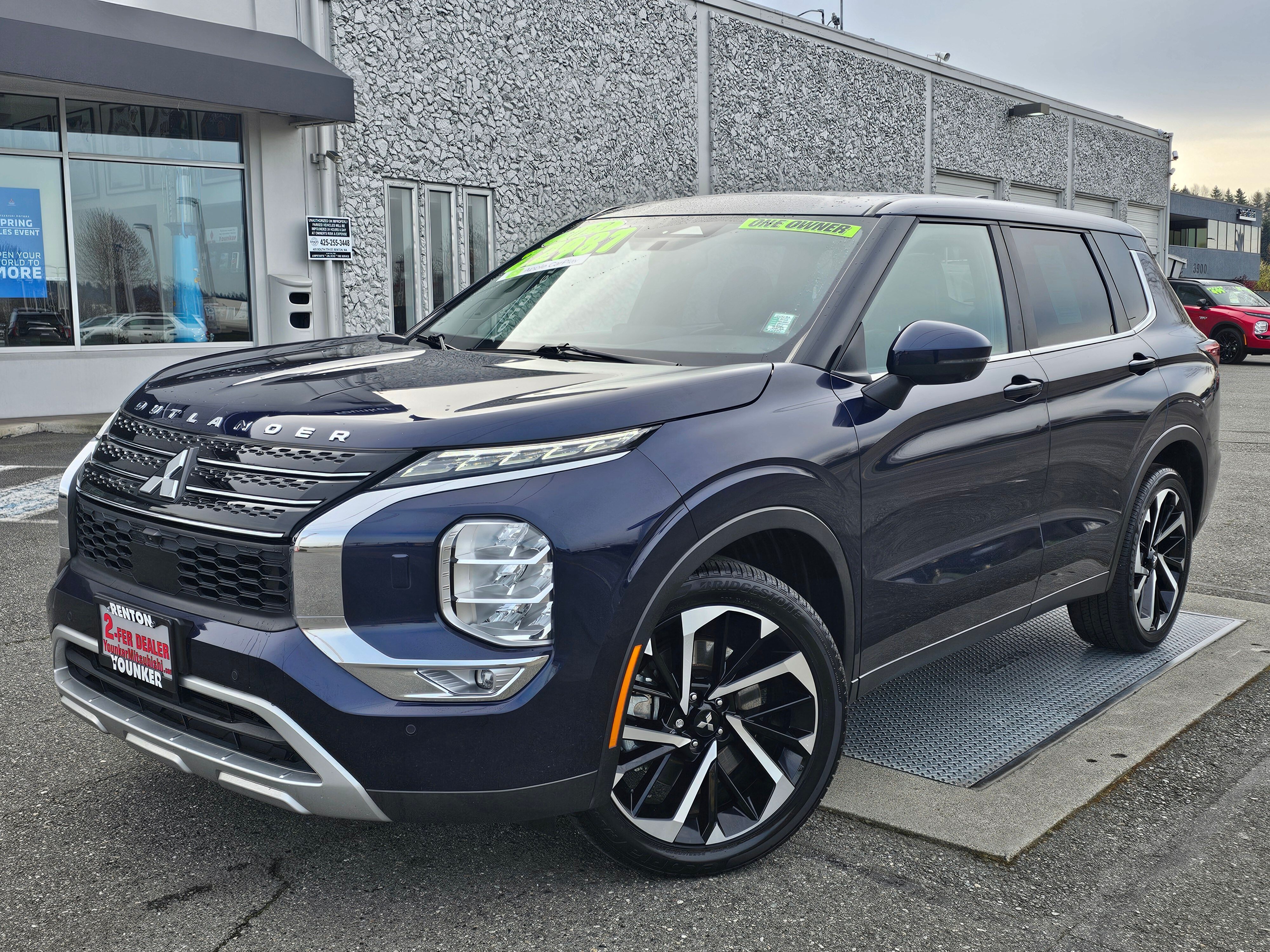 Cosmic Blue Metallic 2023 Mitsubishi Outlander SE S-AWC SUV / Crossover All-Wheel Drive Continuously Variable Transmission