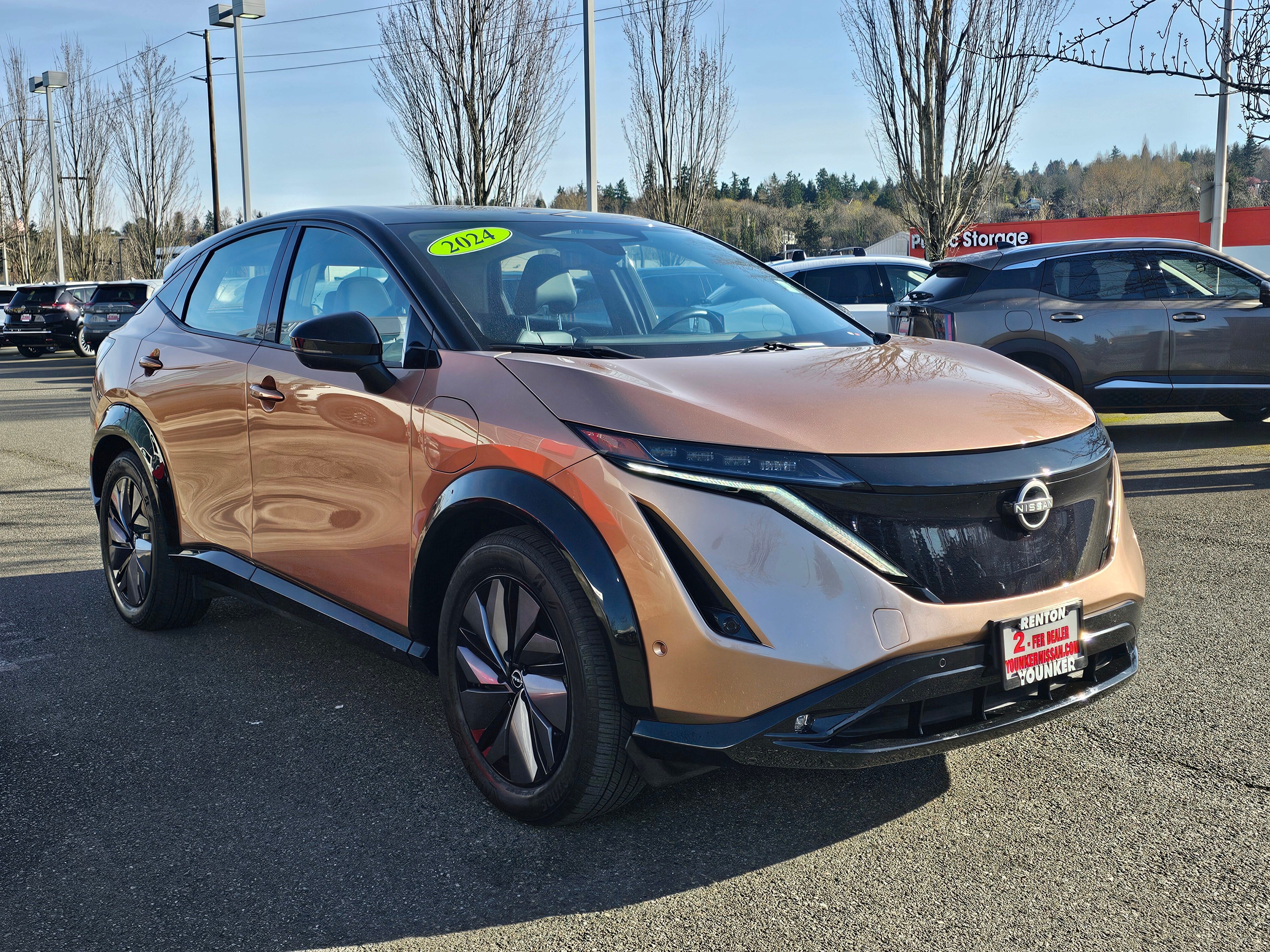 View vehicle photo 3