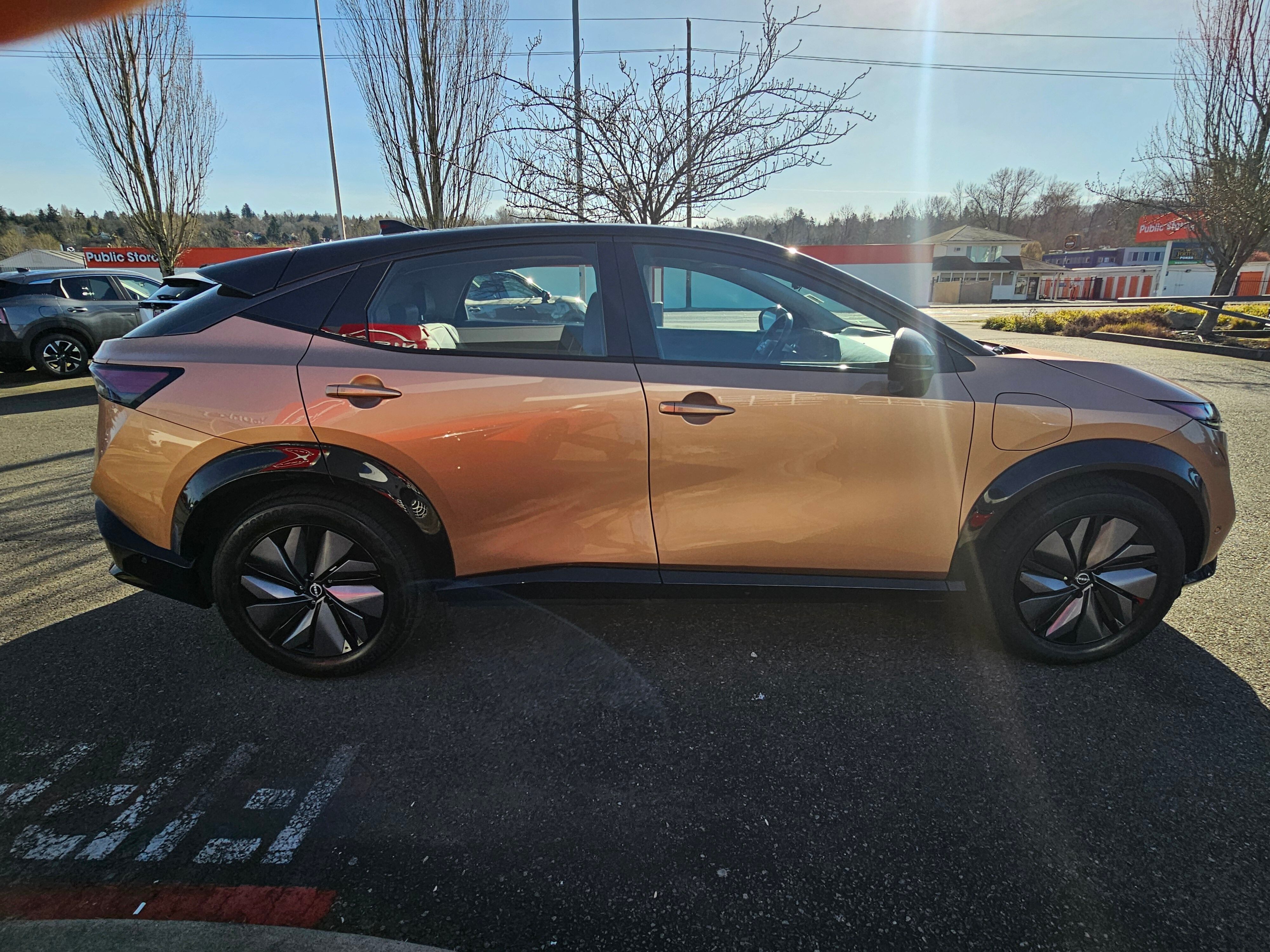 View vehicle photo 4