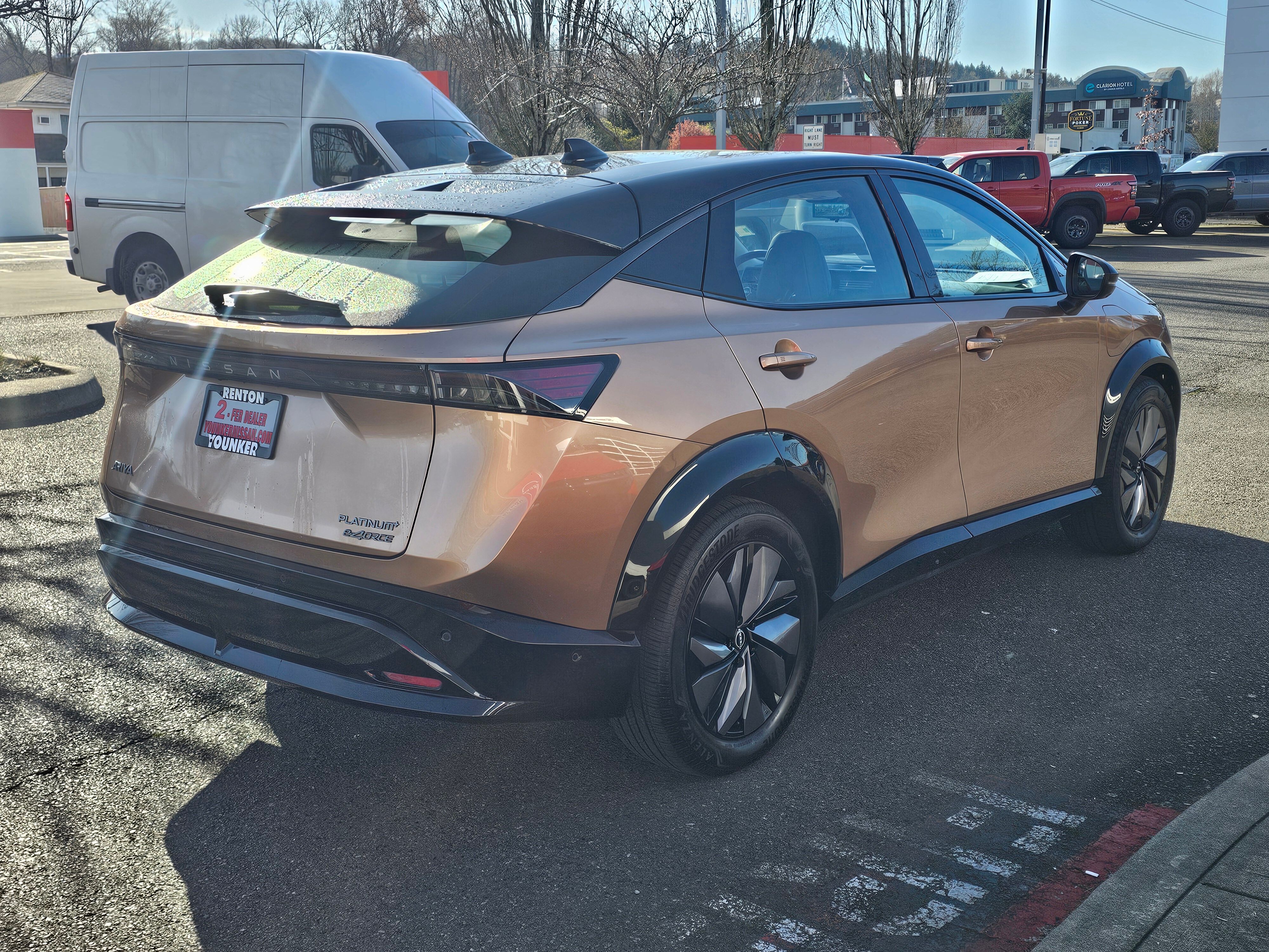 View vehicle photo 5