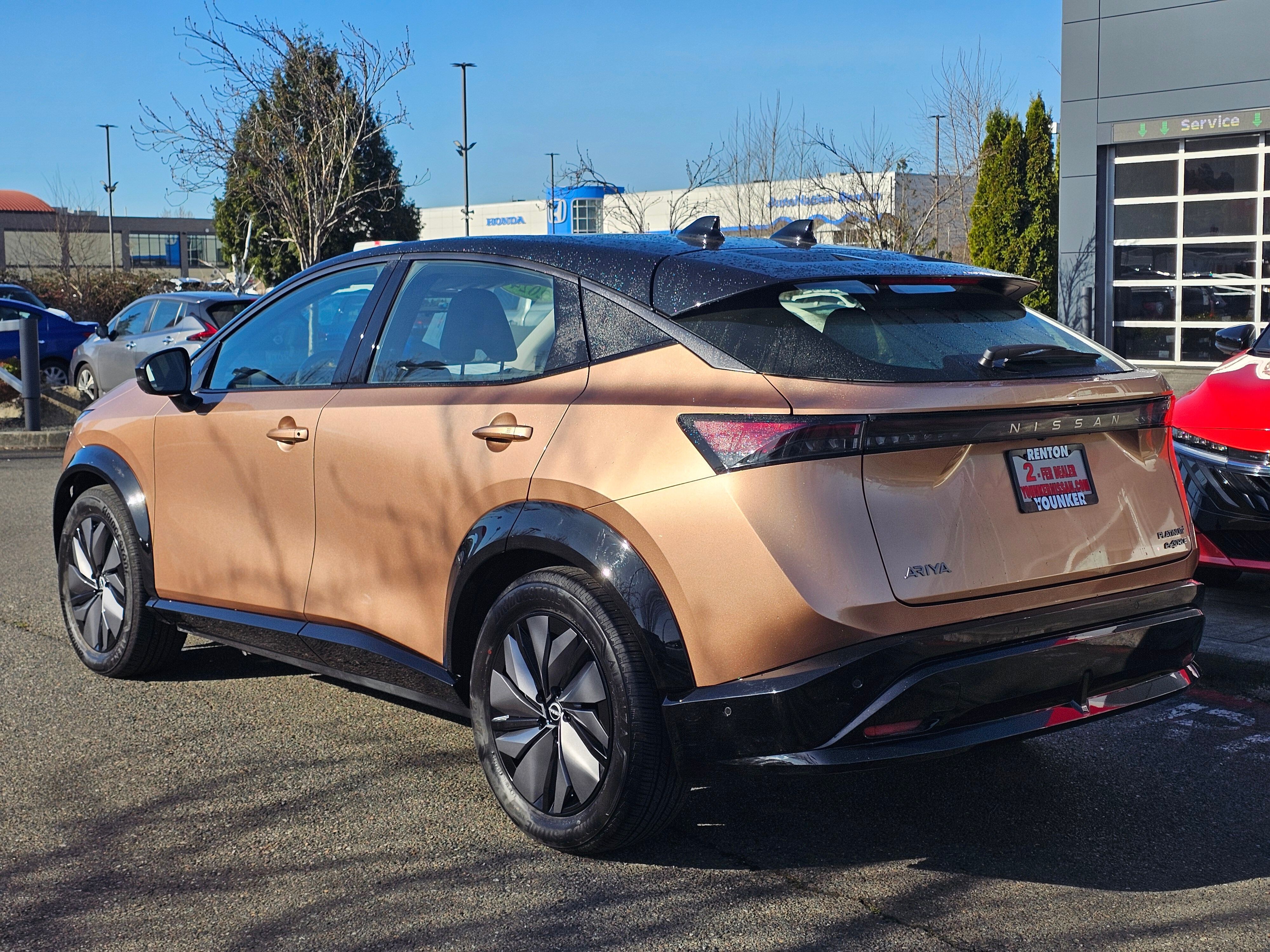 View vehicle photo 7