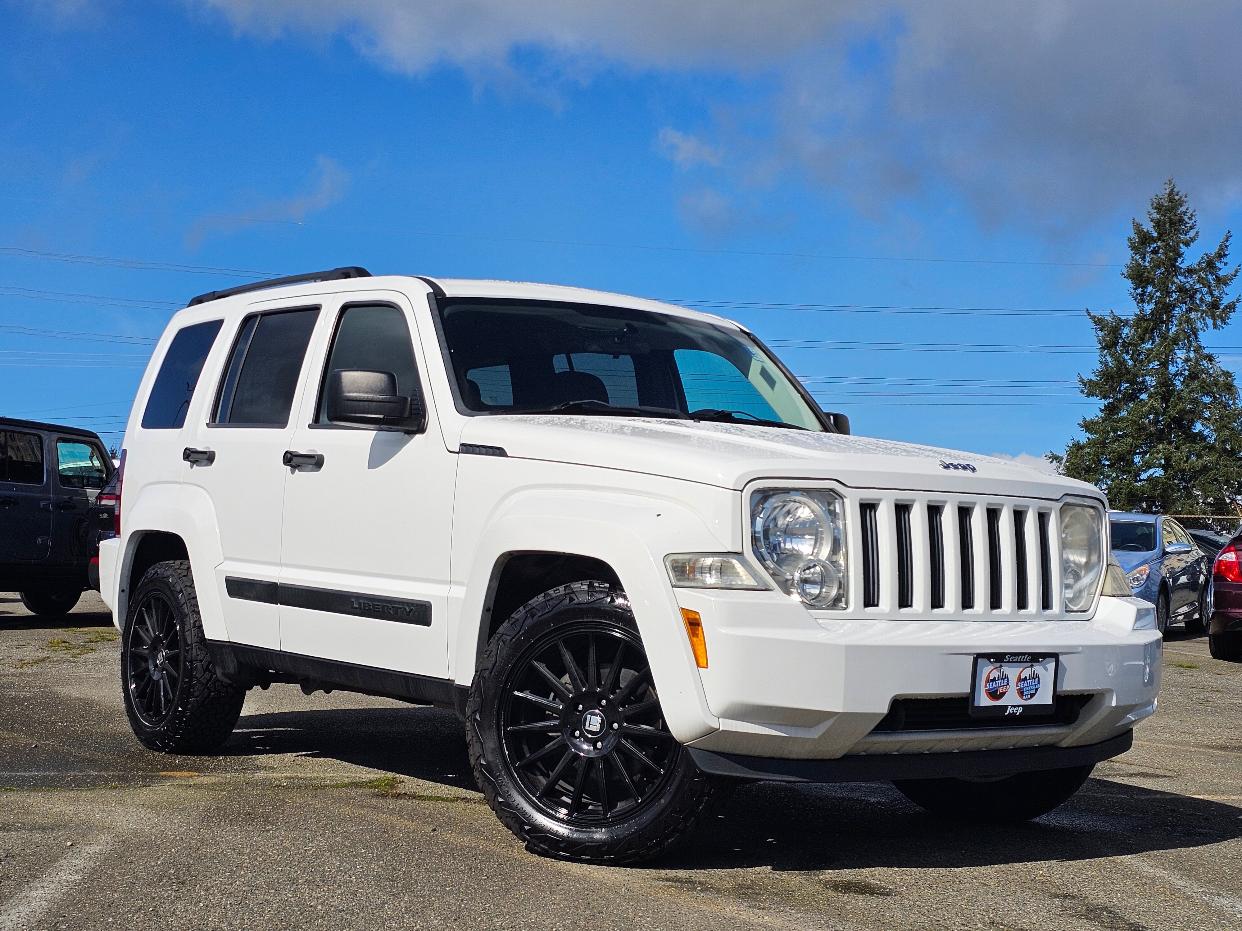 Bright White 2012 Jeep Liberty SUV / Crossover 4-Speed Automatic