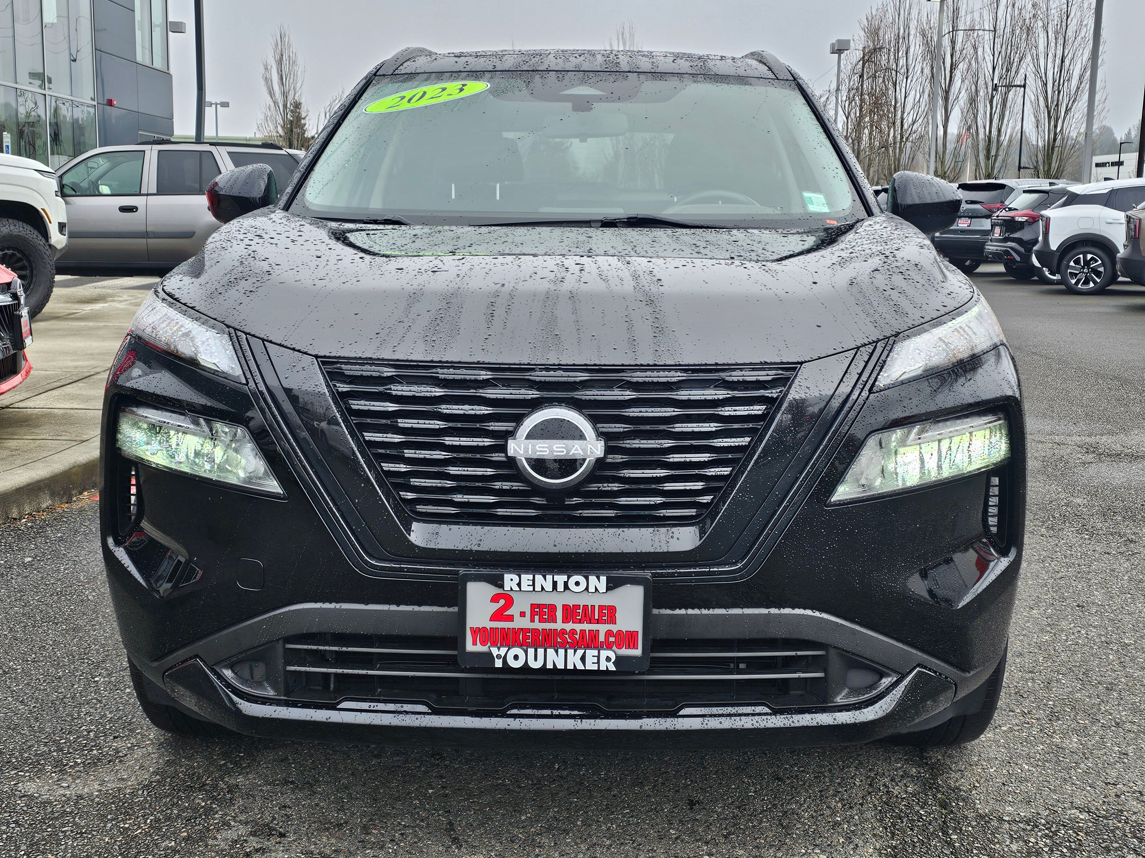 View vehicle photo 2