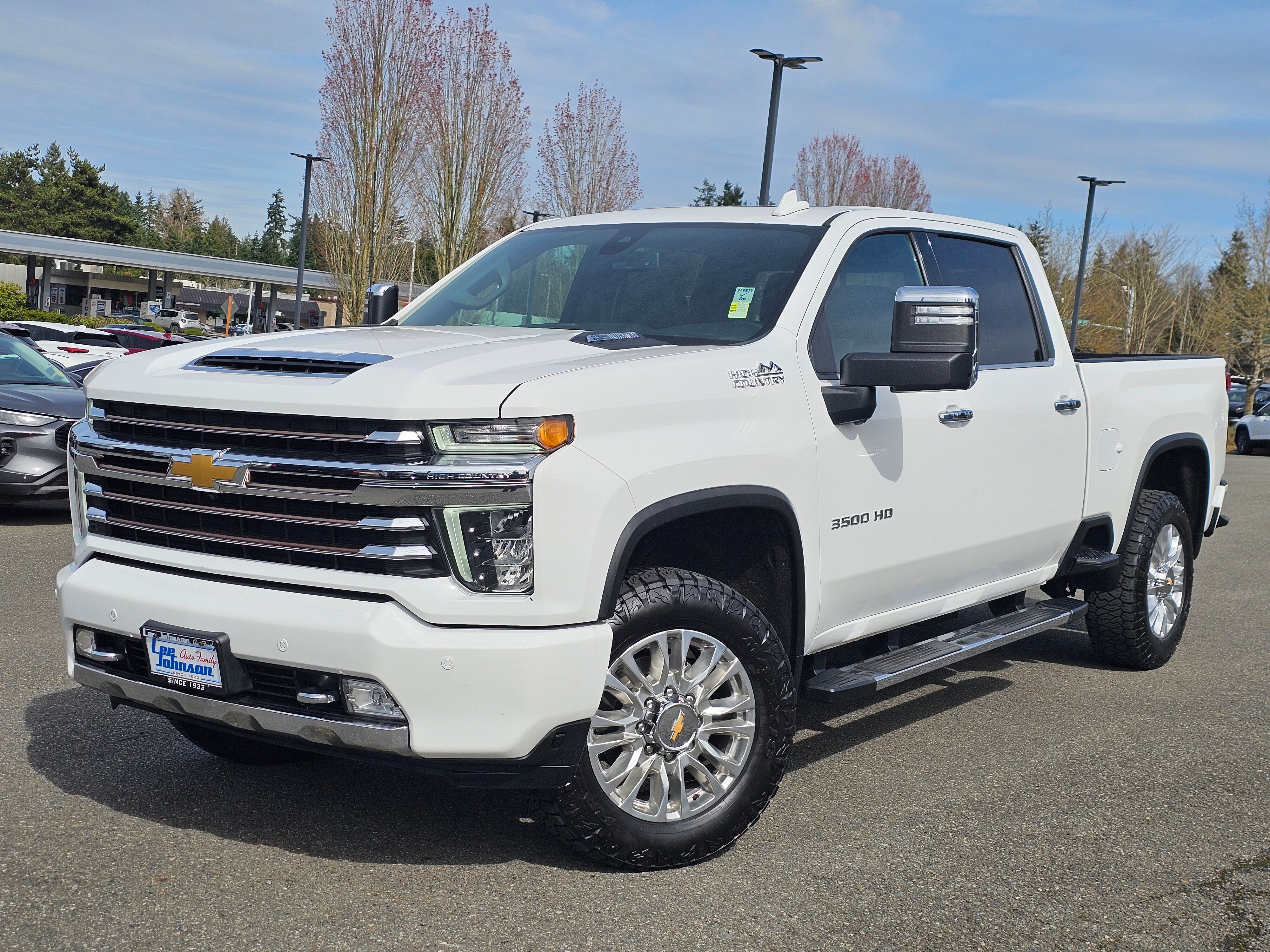 Summit White 2022 Chevrolet Silverado 3500HD High Country Crew Cab 4WD Pickup Truck Four-Wheel Drive Automatic