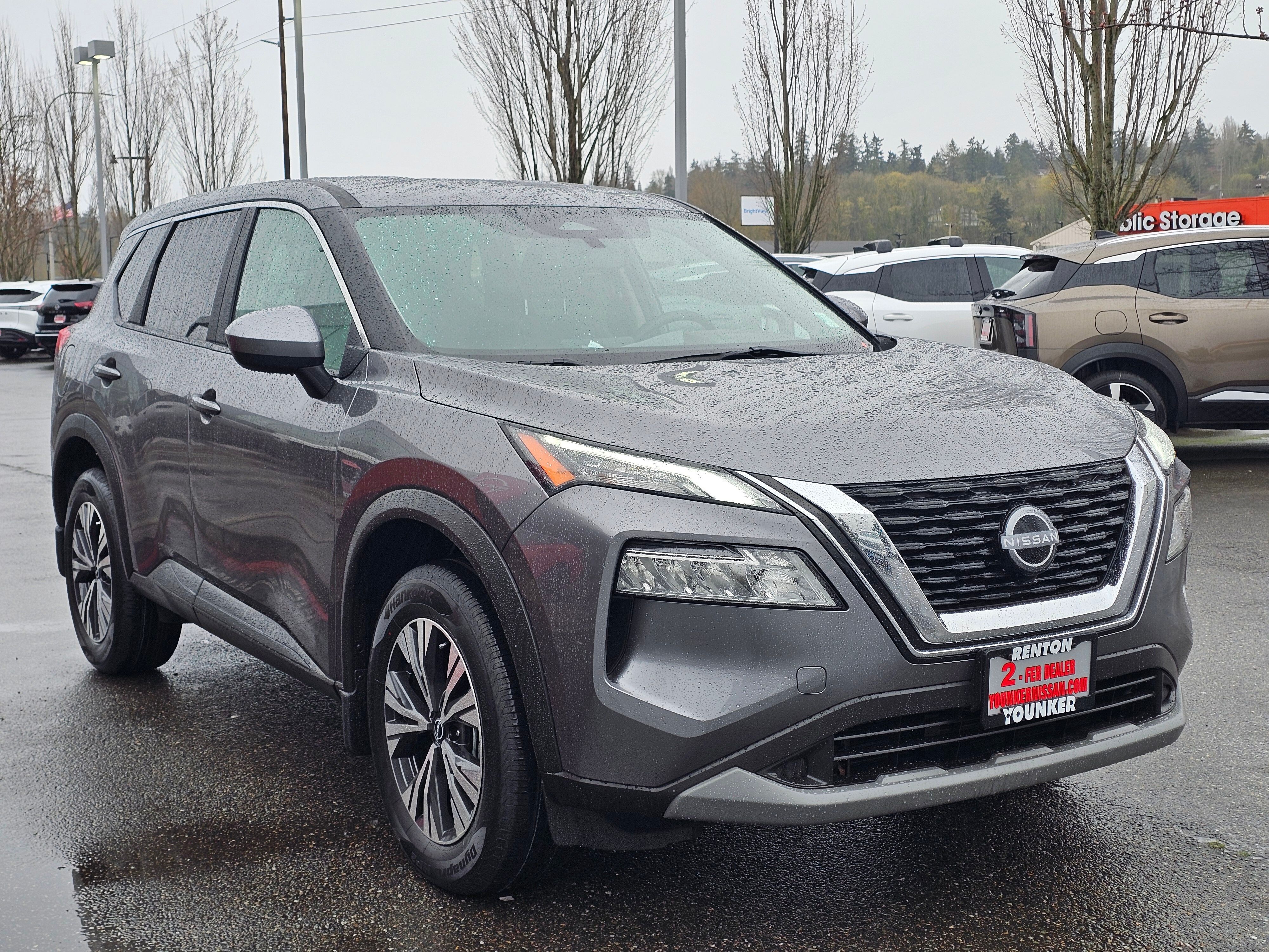 View vehicle photo 3