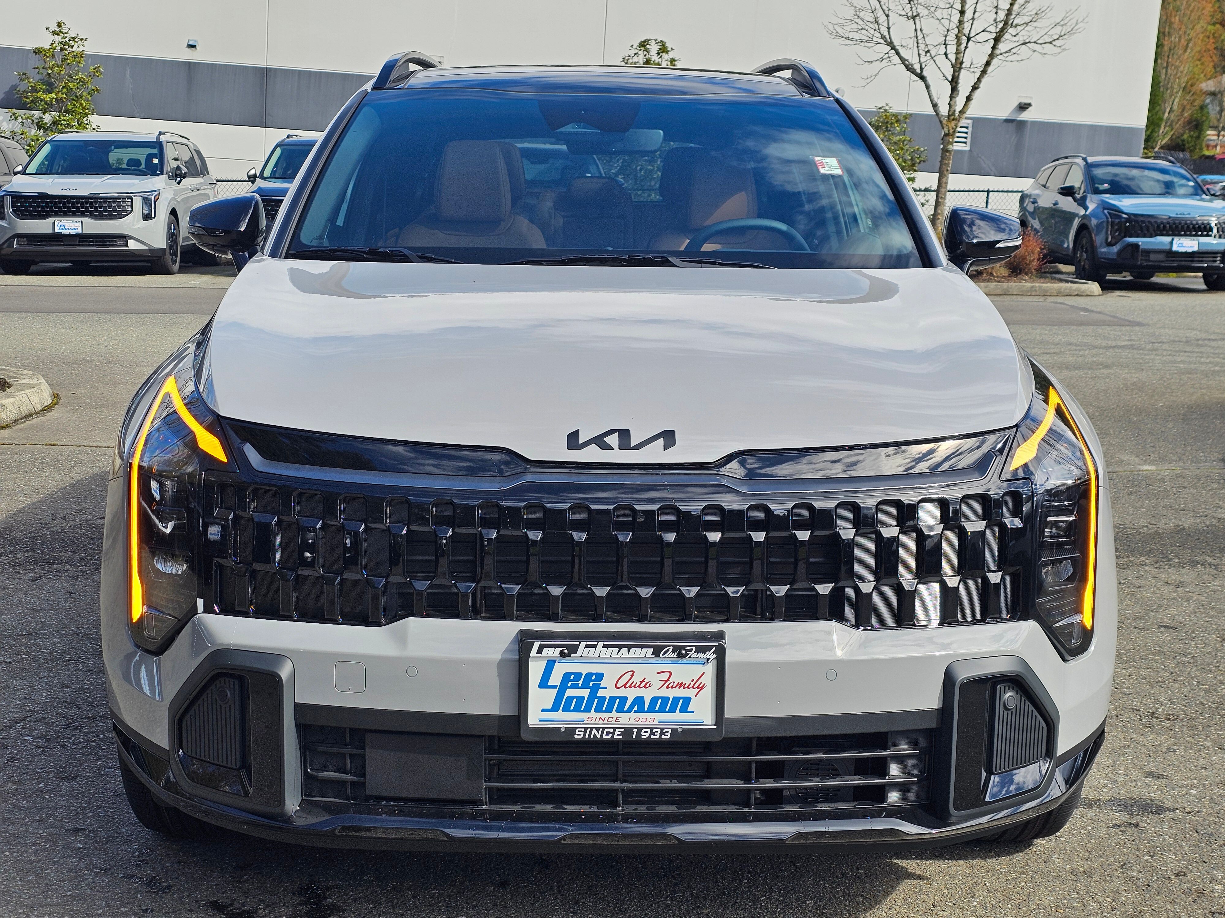 View vehicle photo 2