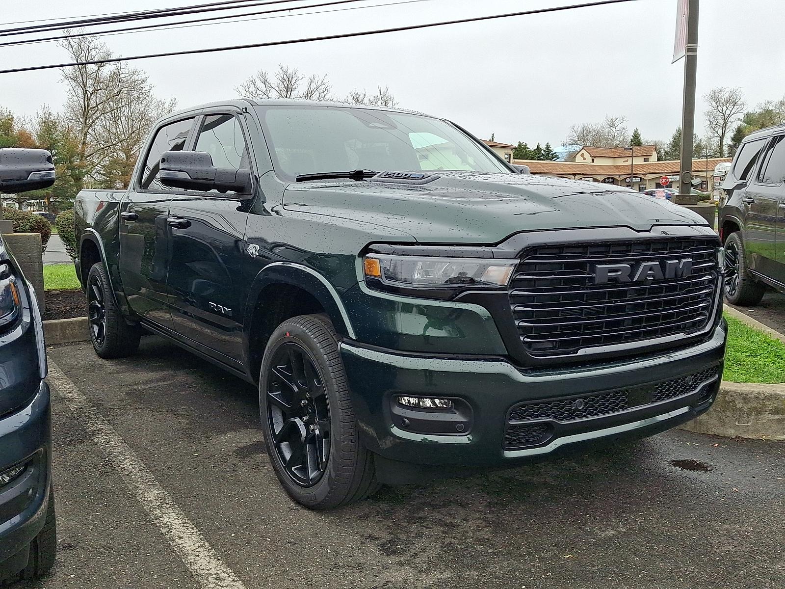 View vehicle photo 3