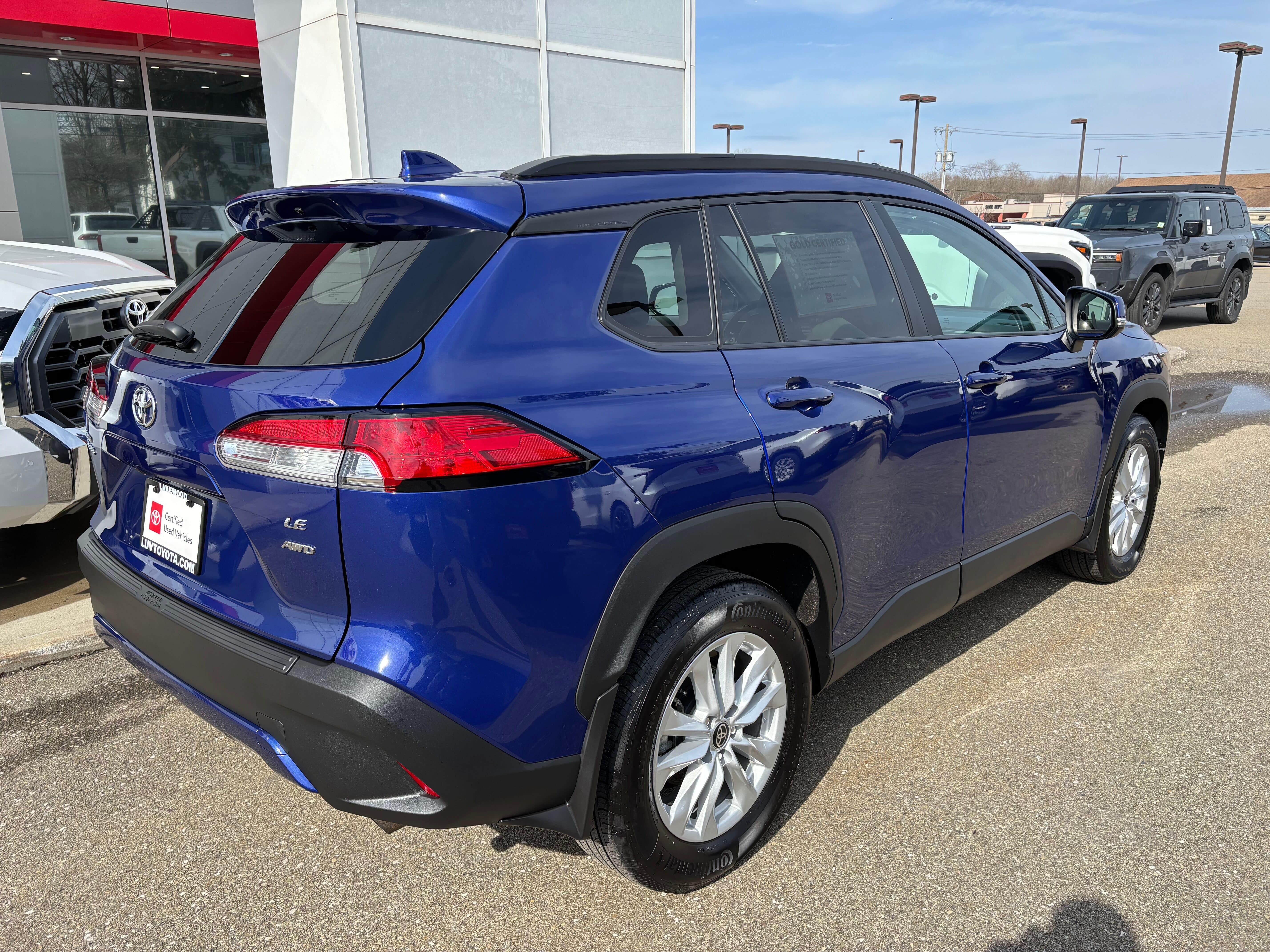 View vehicle photo 5