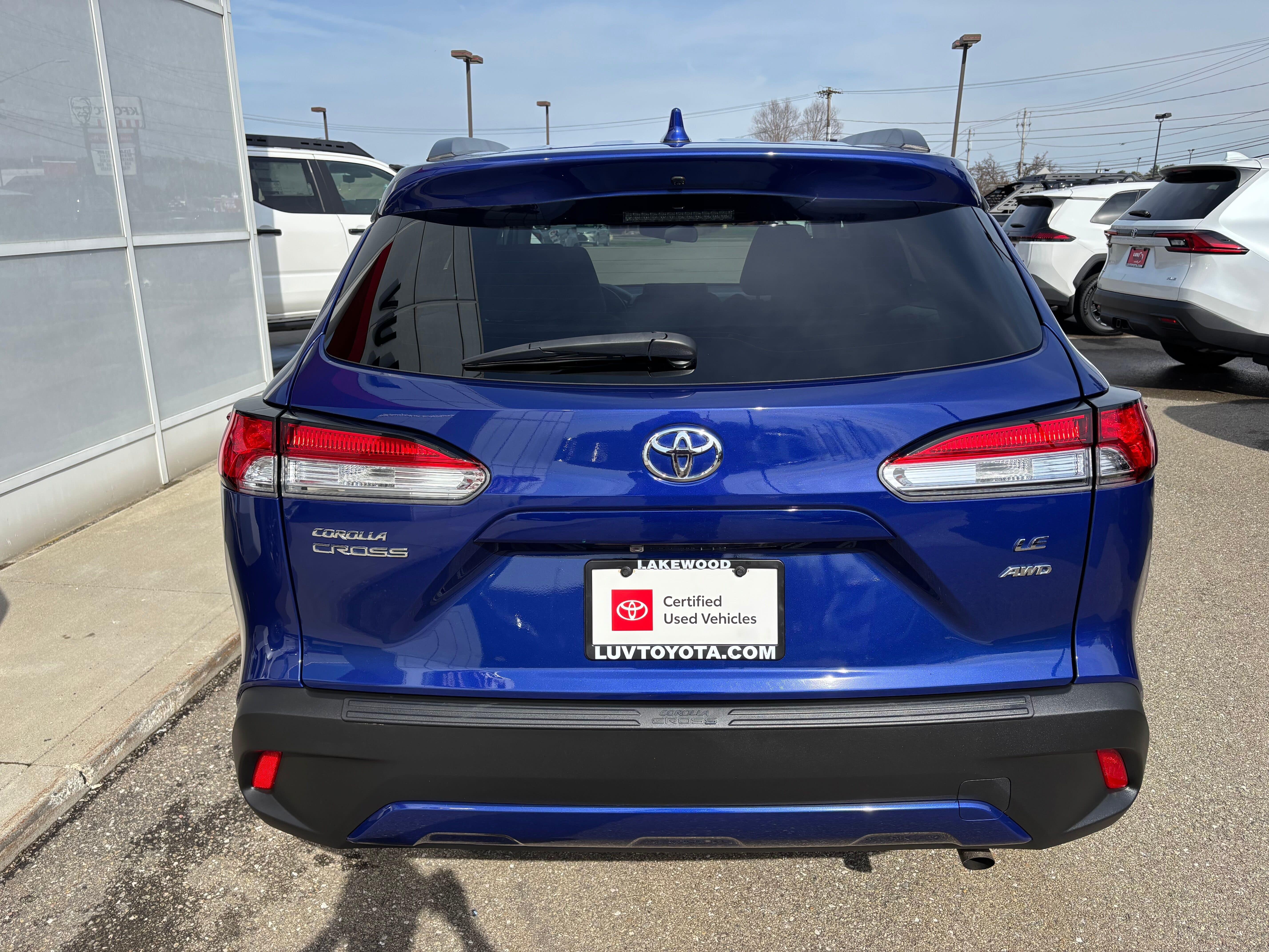 View vehicle photo 6