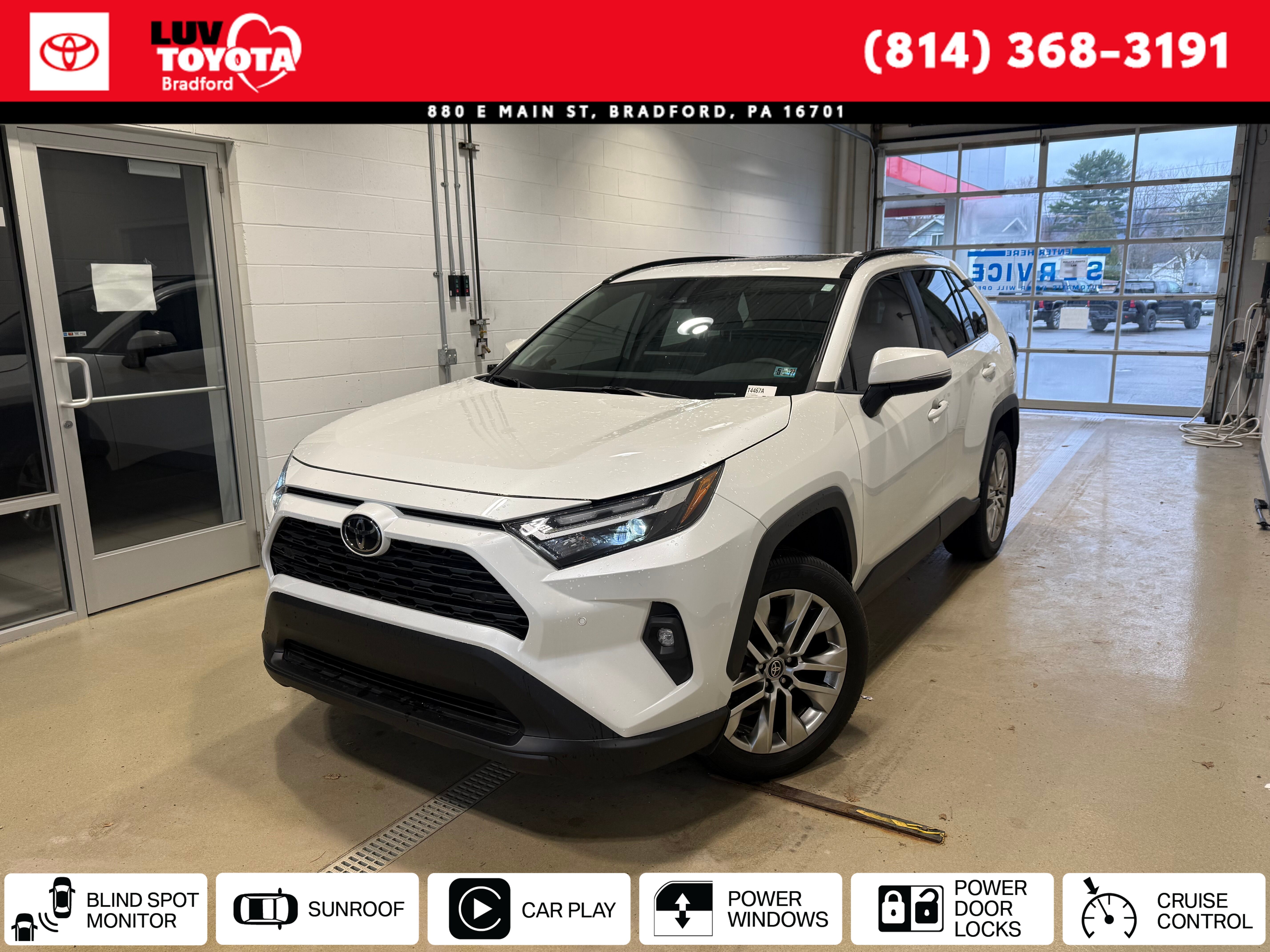 White (Wind Chill Pearl) 2024 Toyota RAV4 XLE Premium FWD SUV / Crossover Front-Wheel Drive 8-Speed Automatic