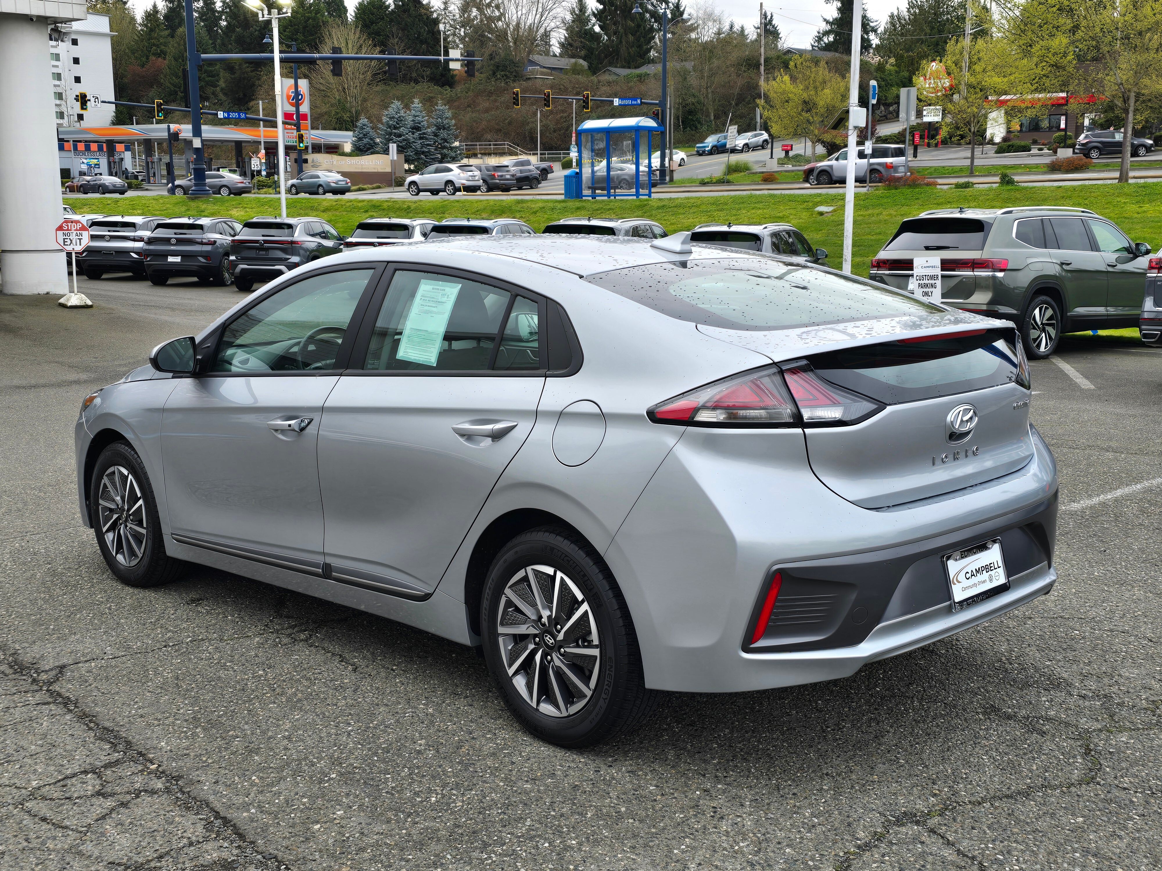 View vehicle photo 3