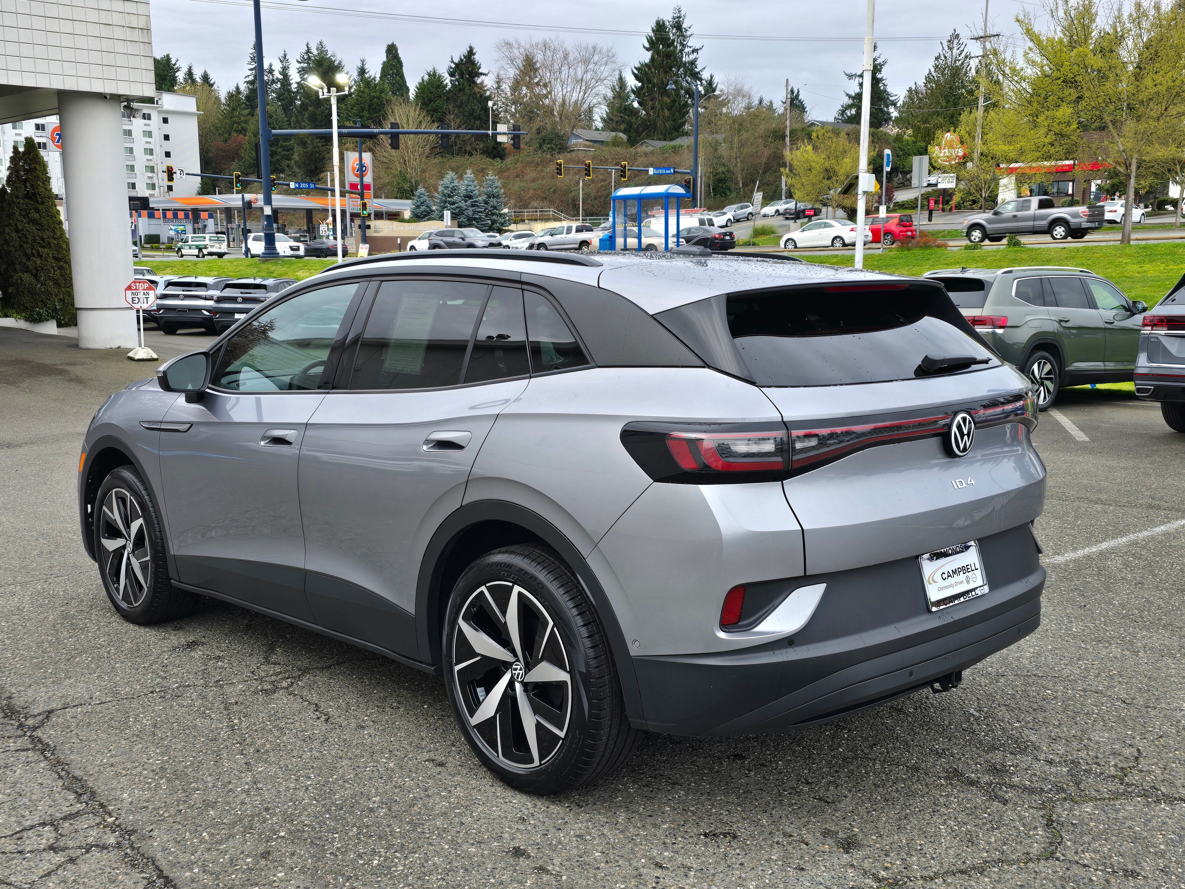 View vehicle photo 3