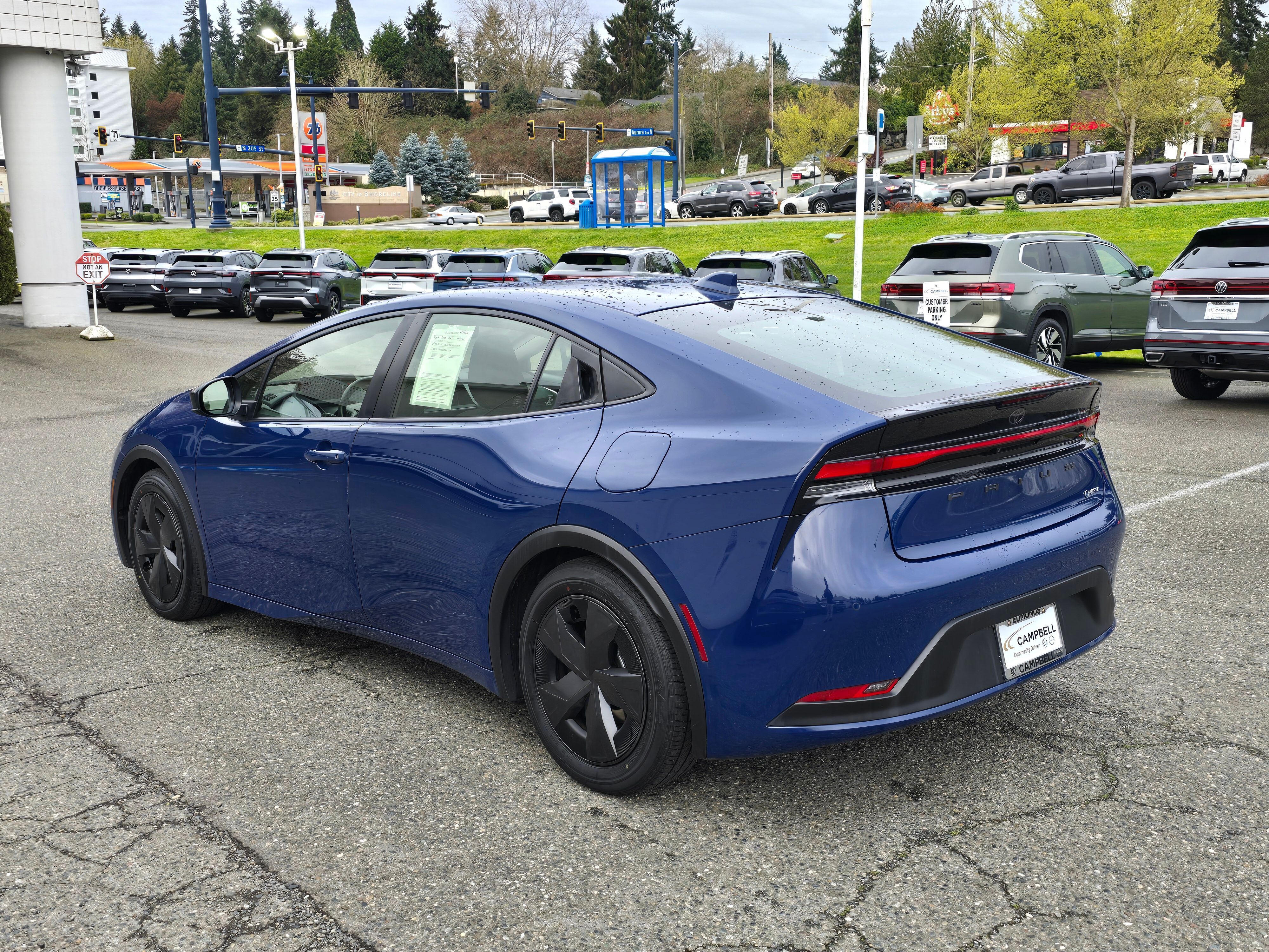 View vehicle photo 3