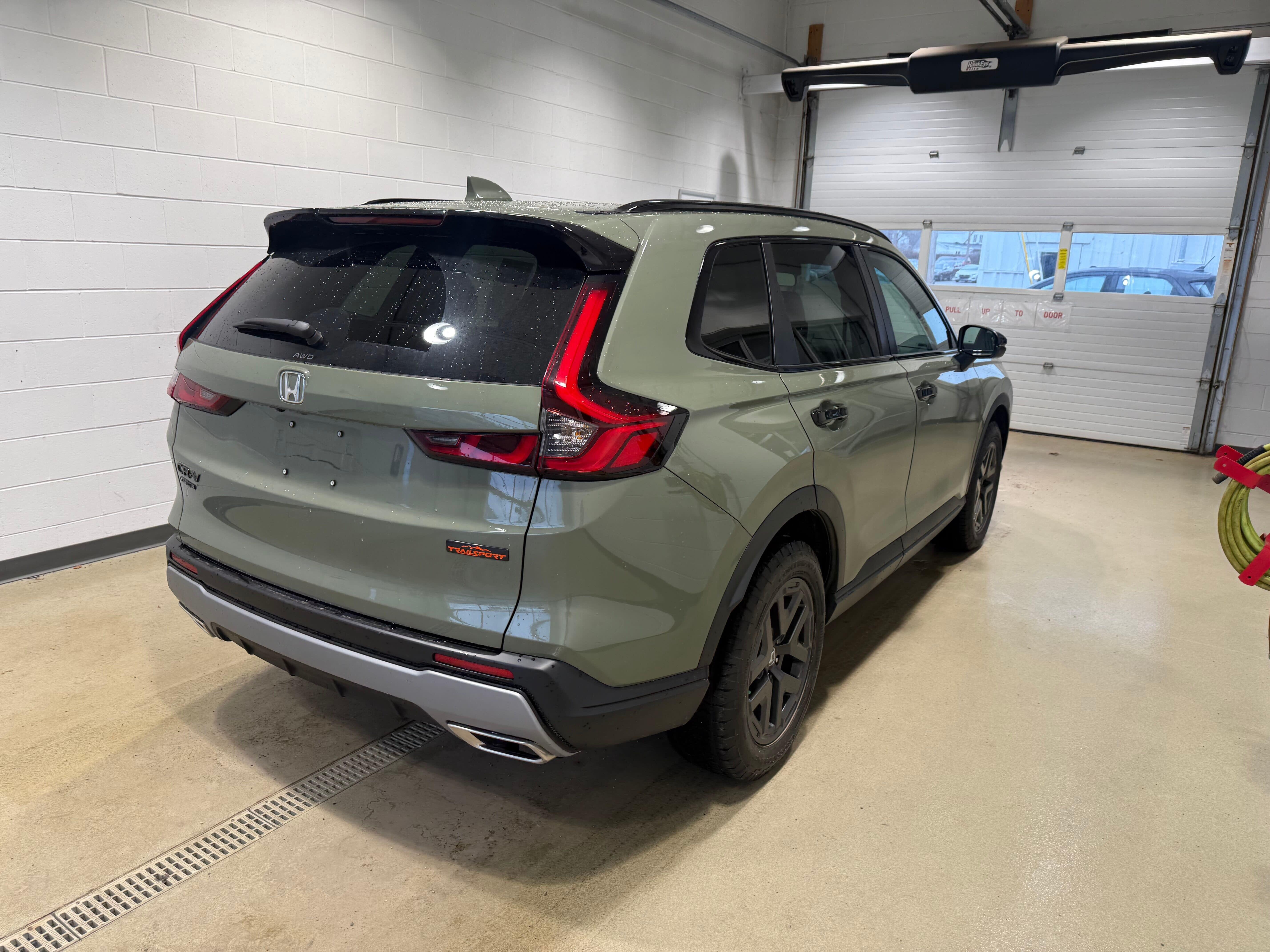 View vehicle photo 5