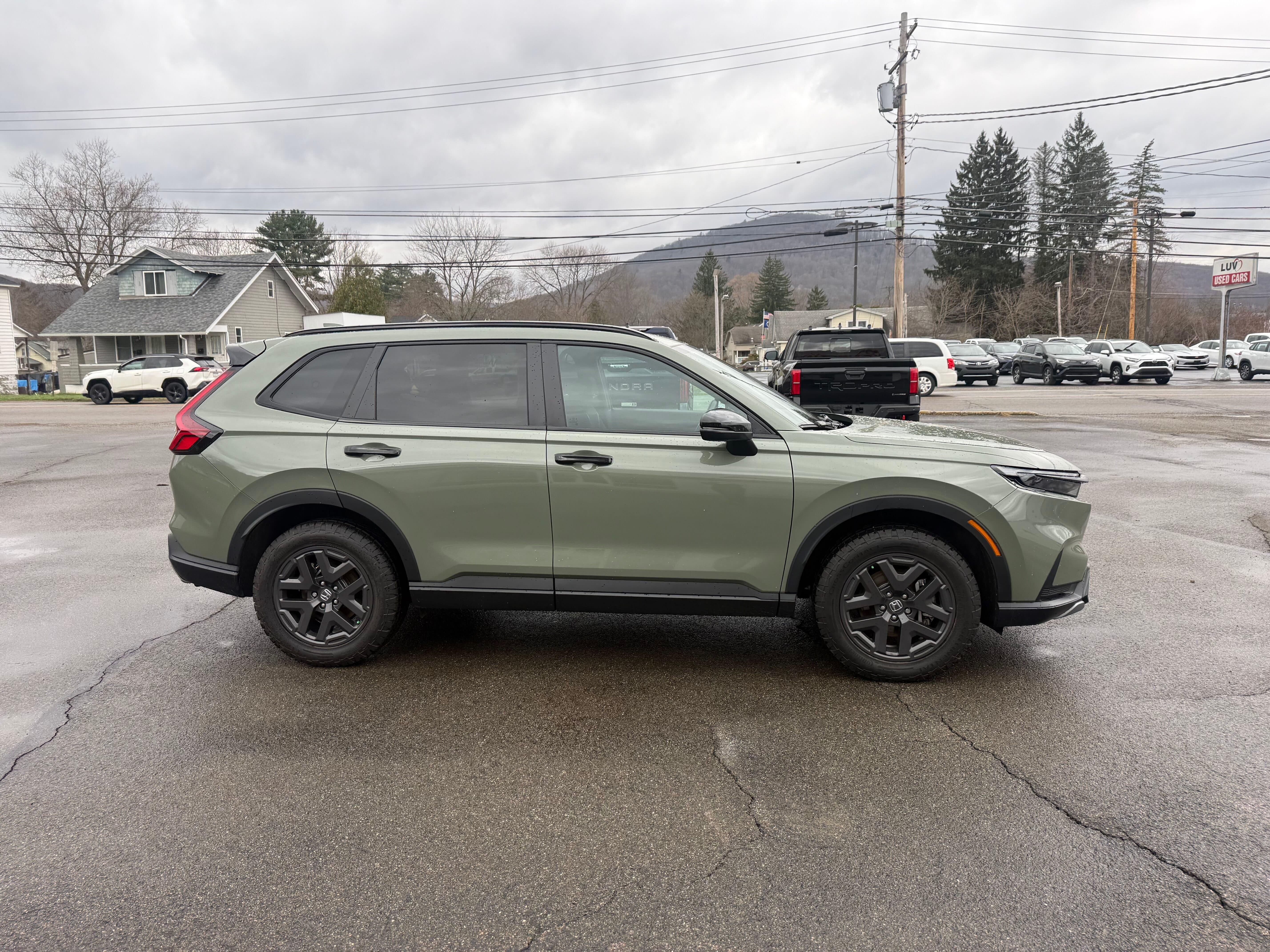 View vehicle photo 6