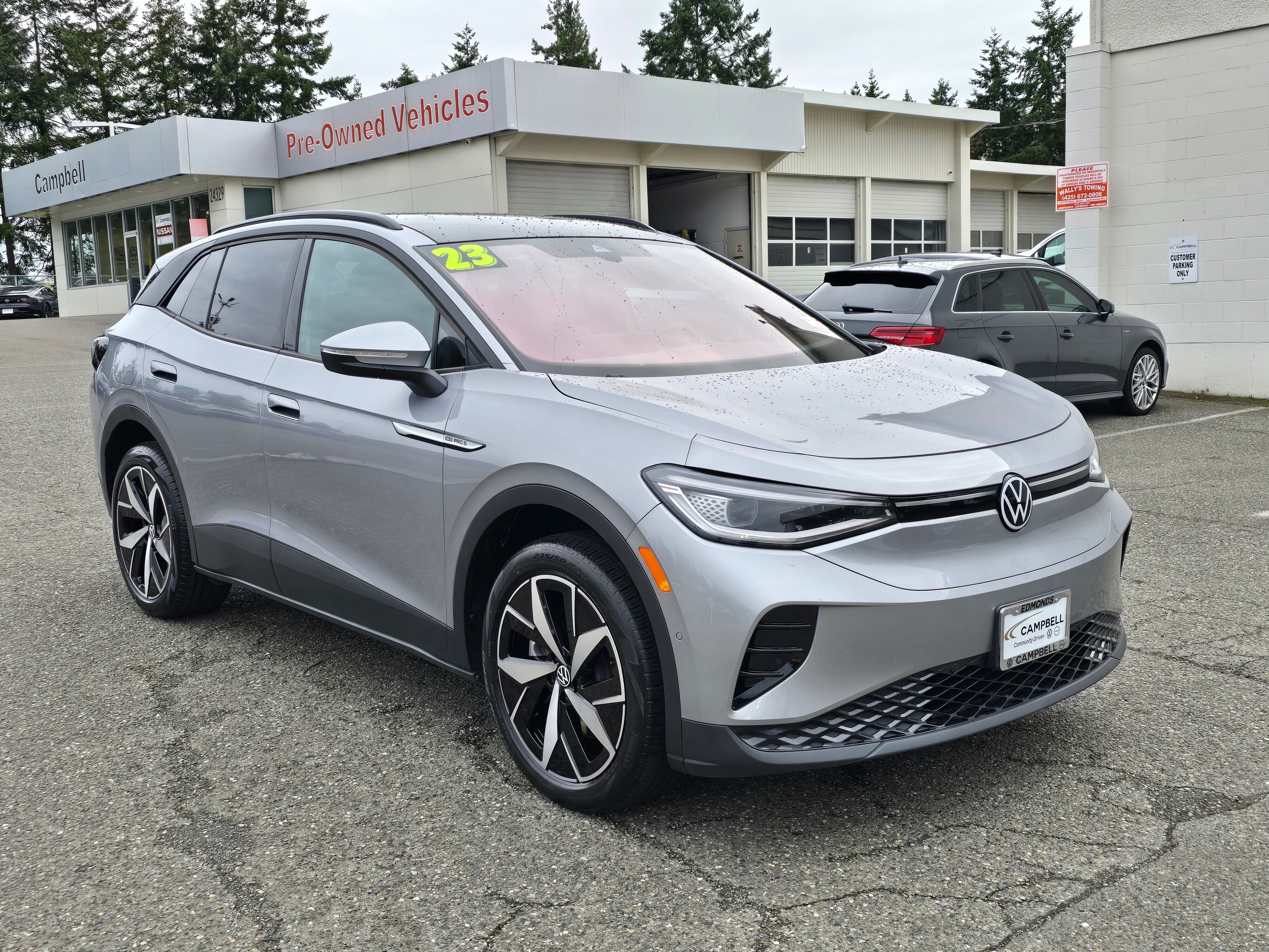 View vehicle photo 7