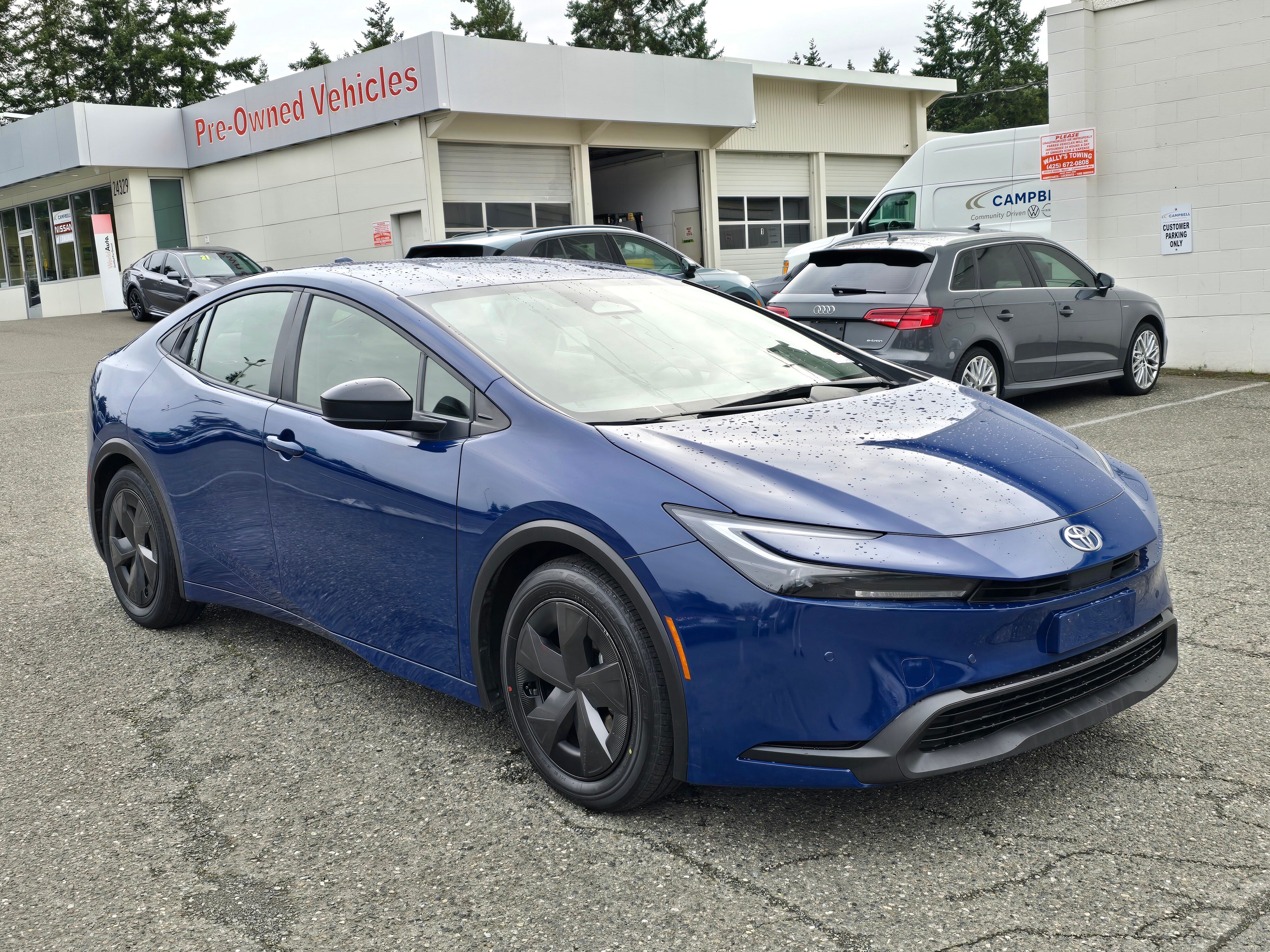 View vehicle photo 7