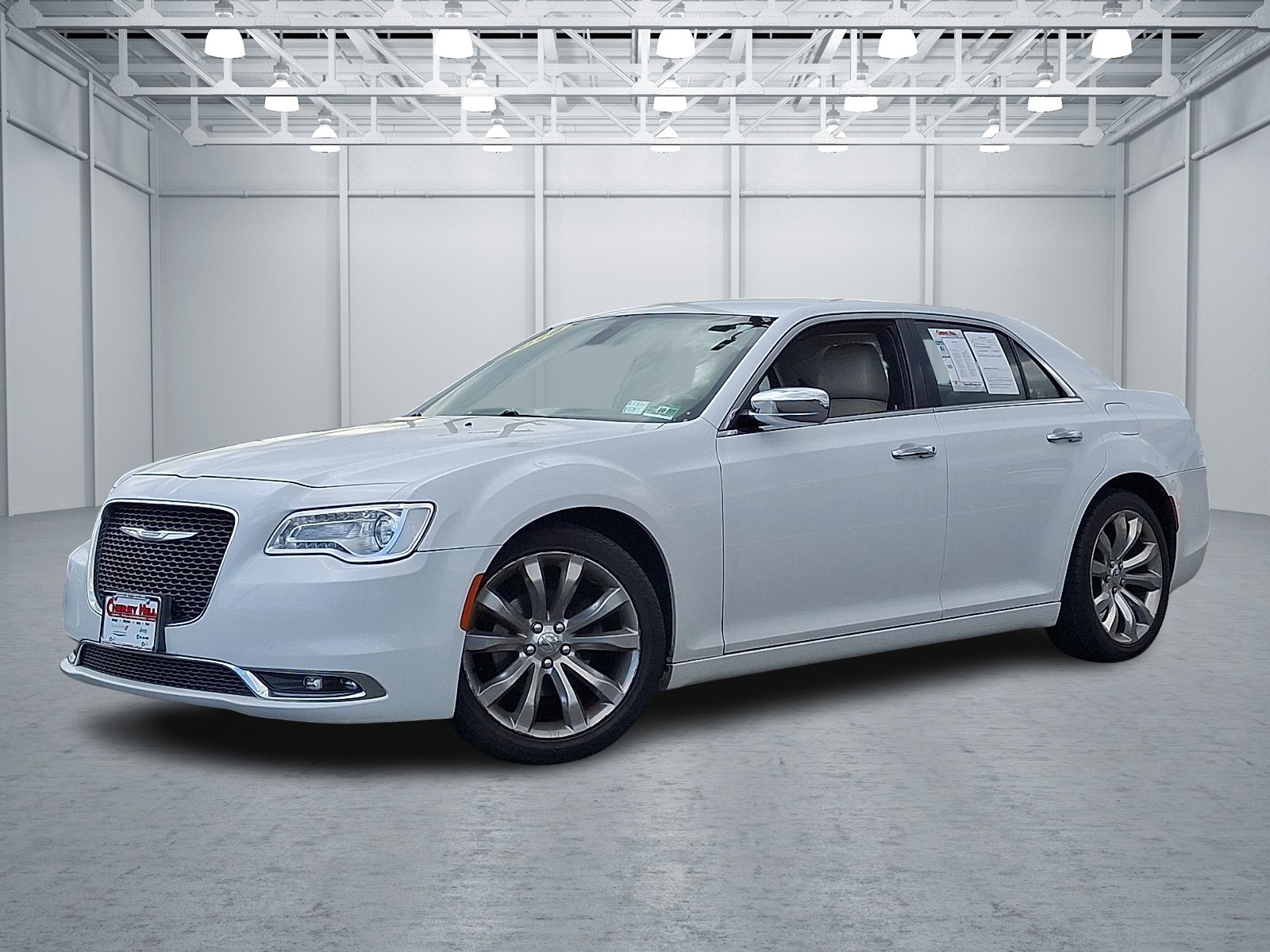 Bright White Clearcoat 2018 Chrysler 300 Limited RWD Sedan Rear-Wheel Drive 8-Speed Automatic