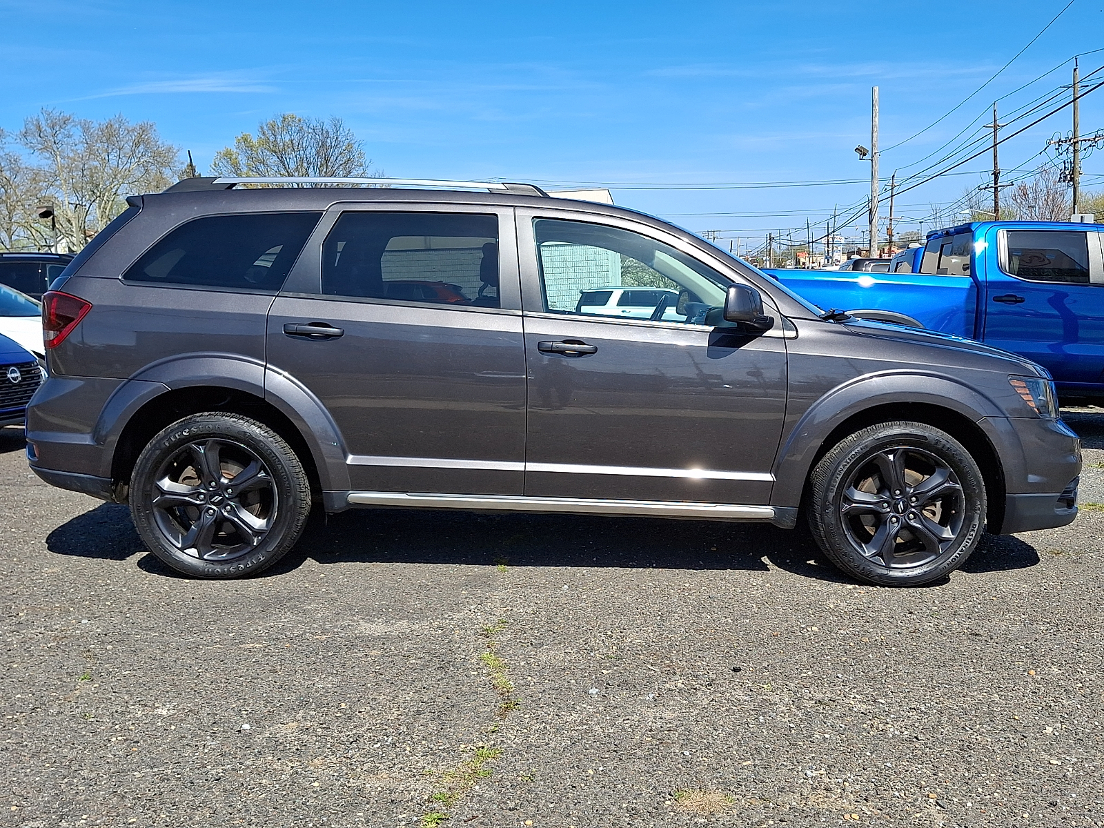 View vehicle photo 2