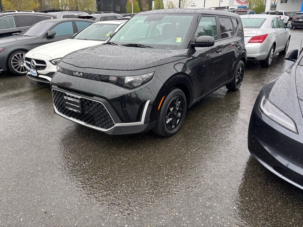 Fusion Black 2023 Kia Soul S FWD SUV / Crossover Front-Wheel Drive Continuously Variable Transmission