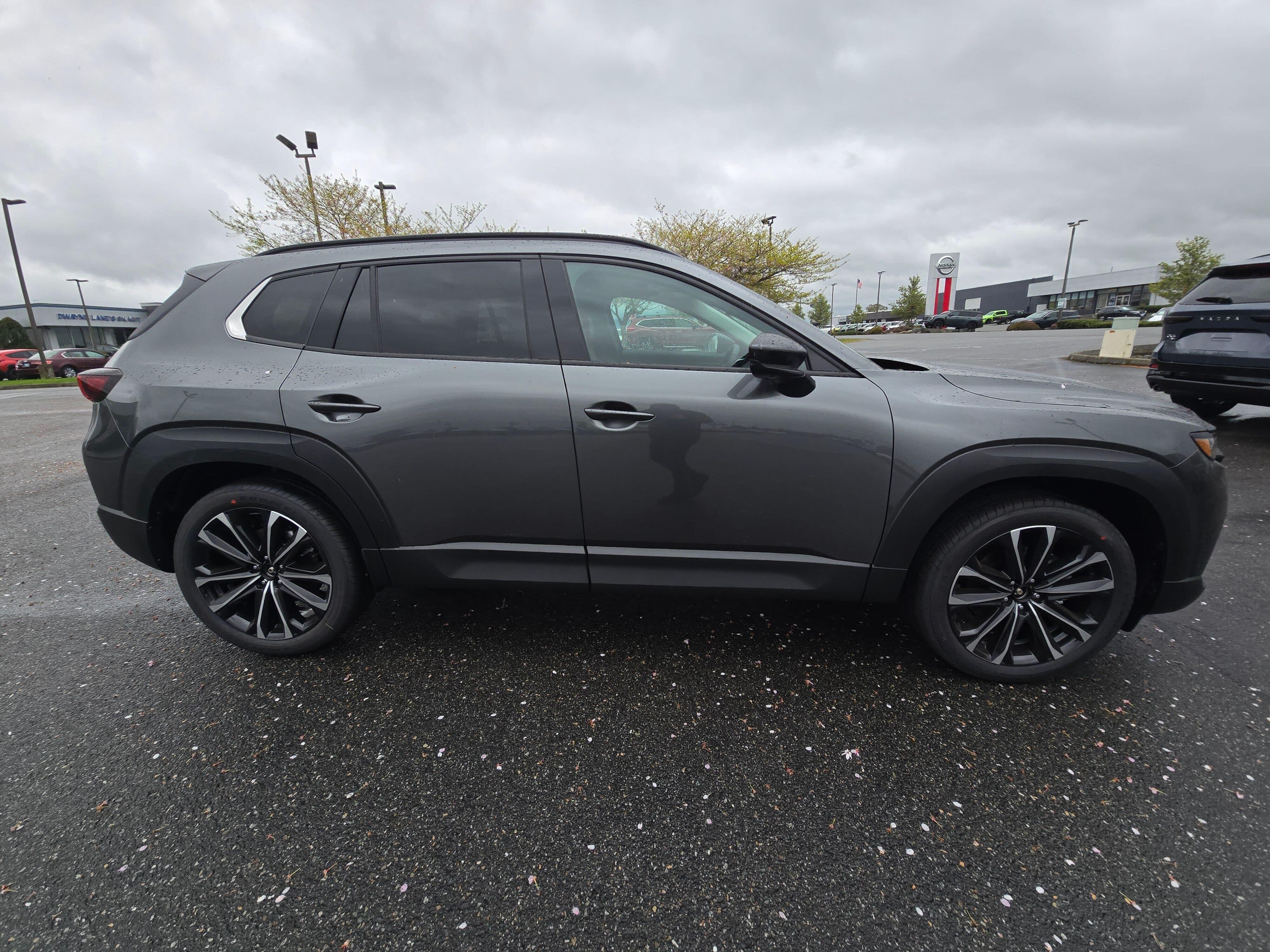 View vehicle photo 4
