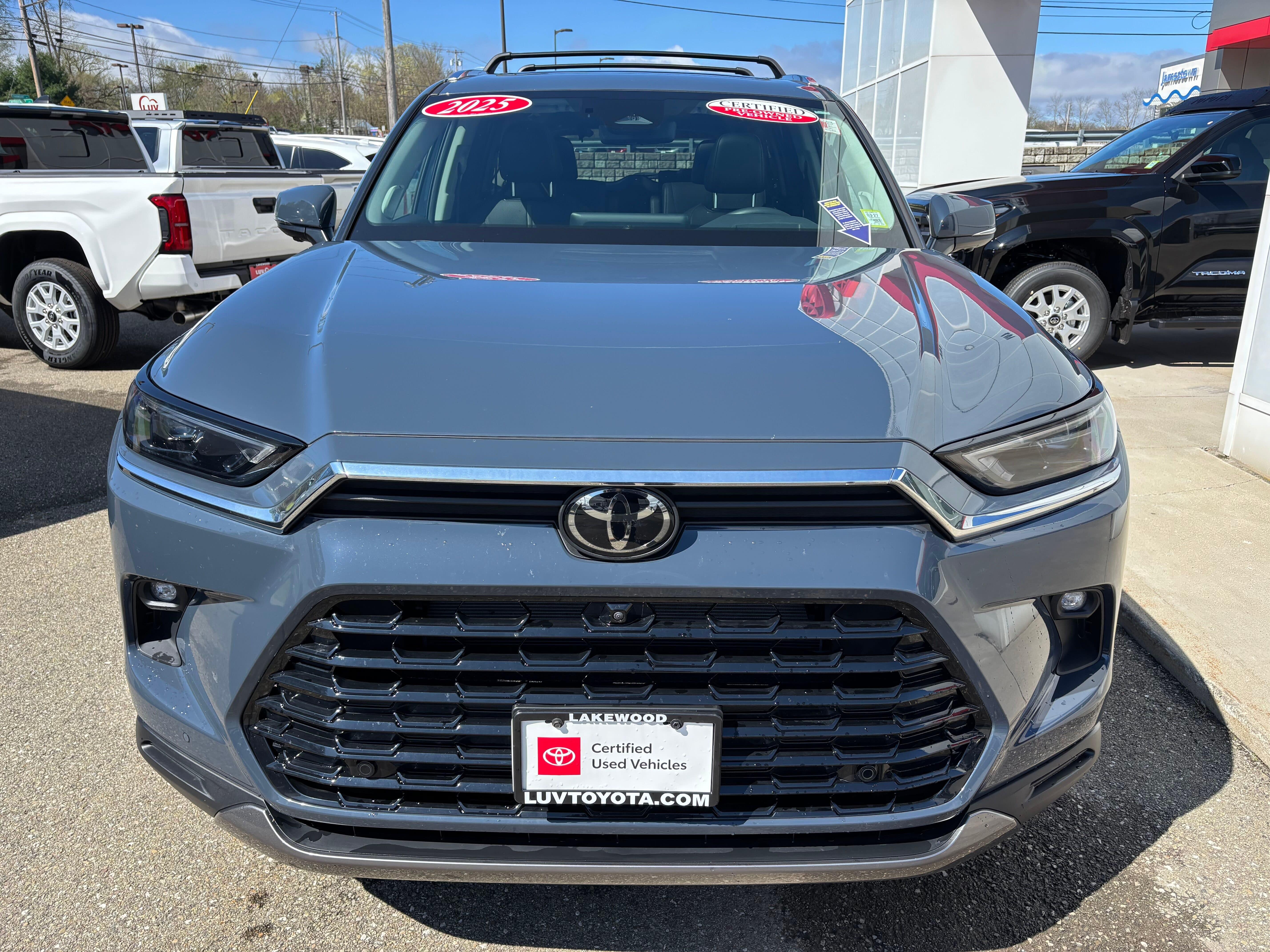 View vehicle photo 2