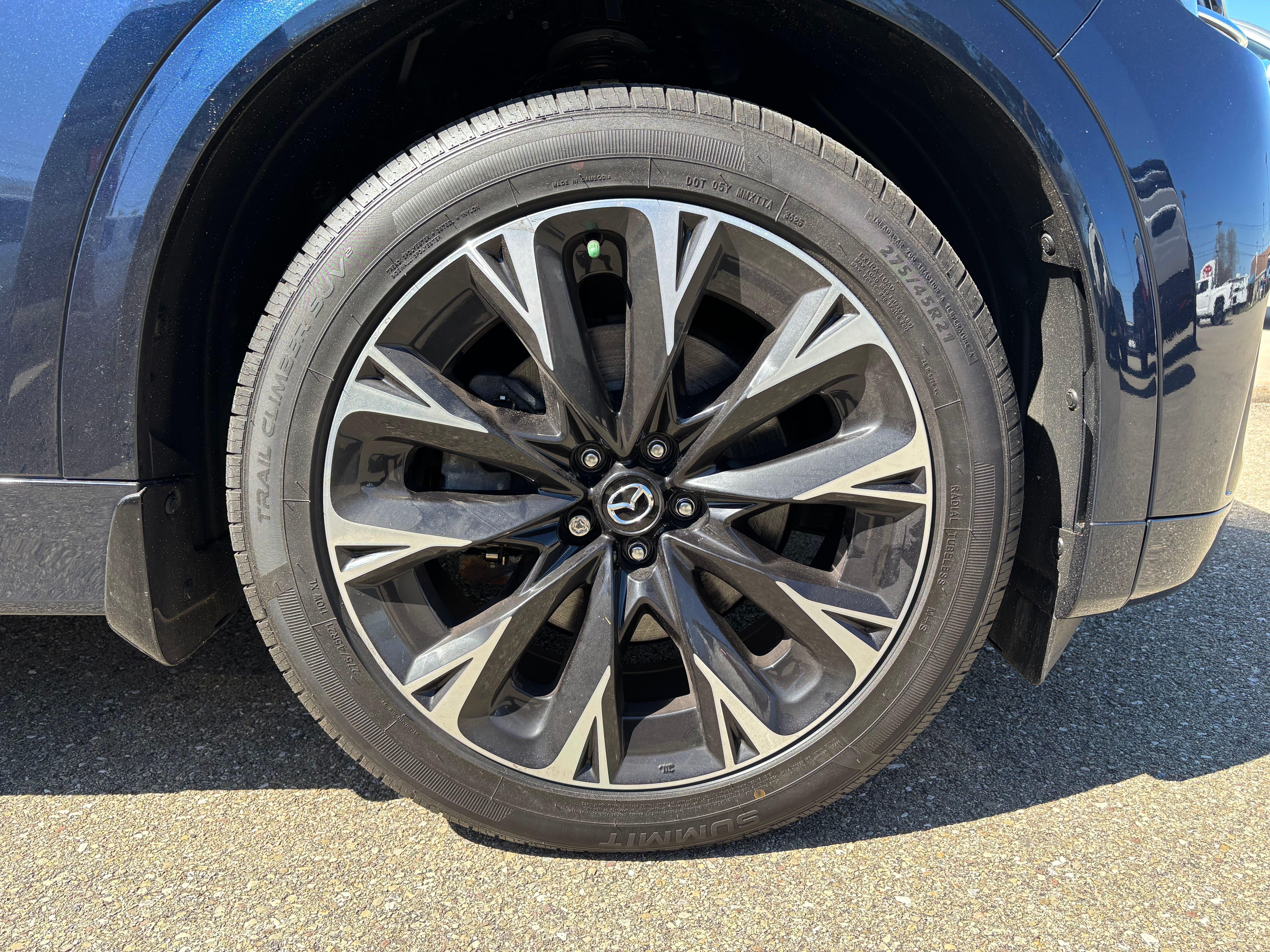 View vehicle photo 7