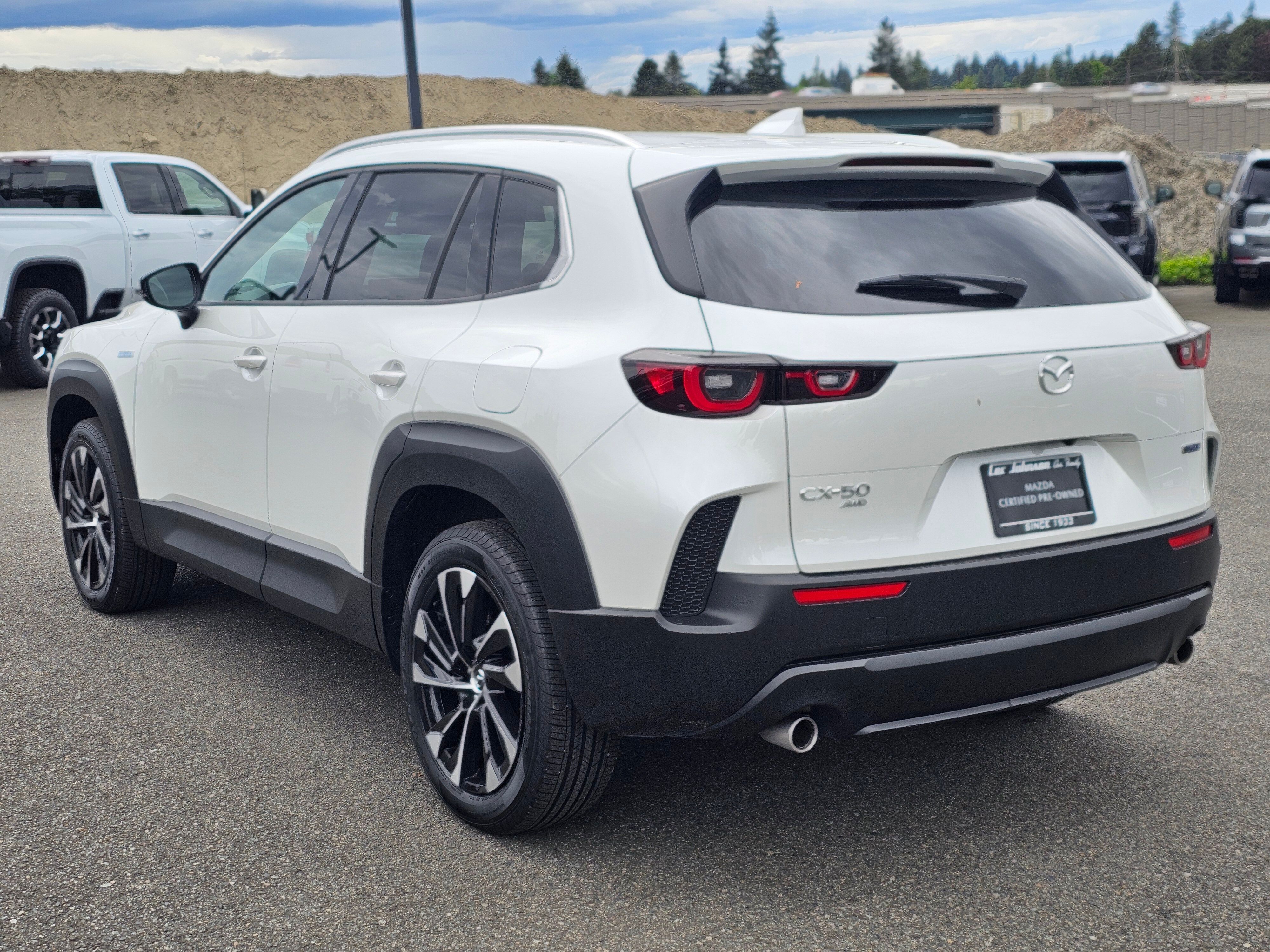View vehicle photo 6