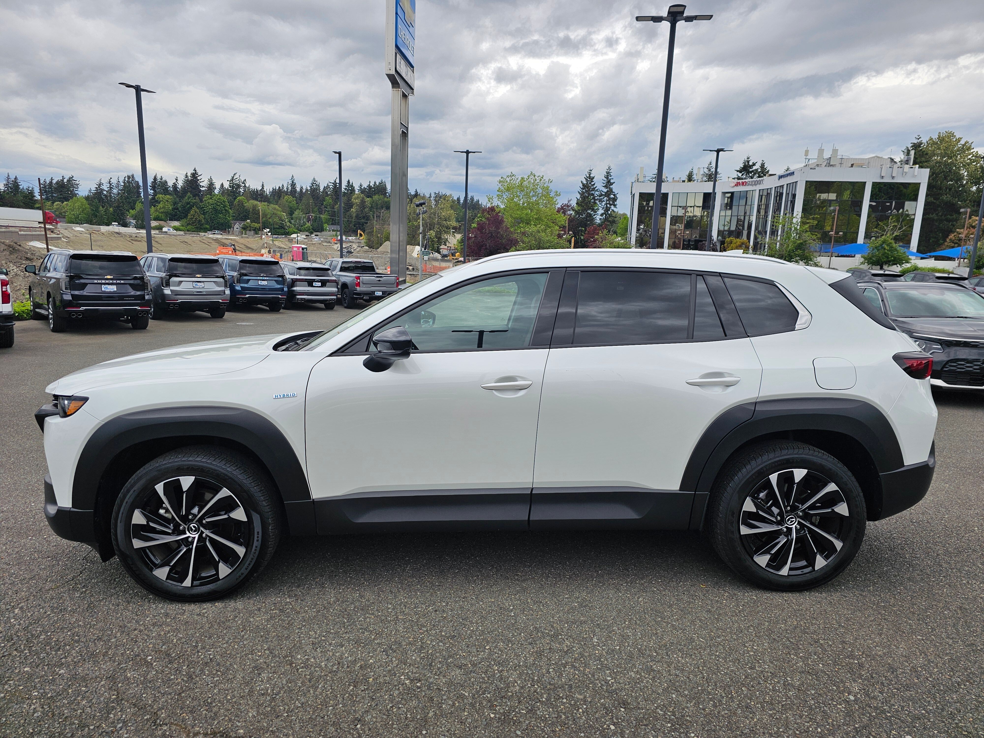 View vehicle photo 7