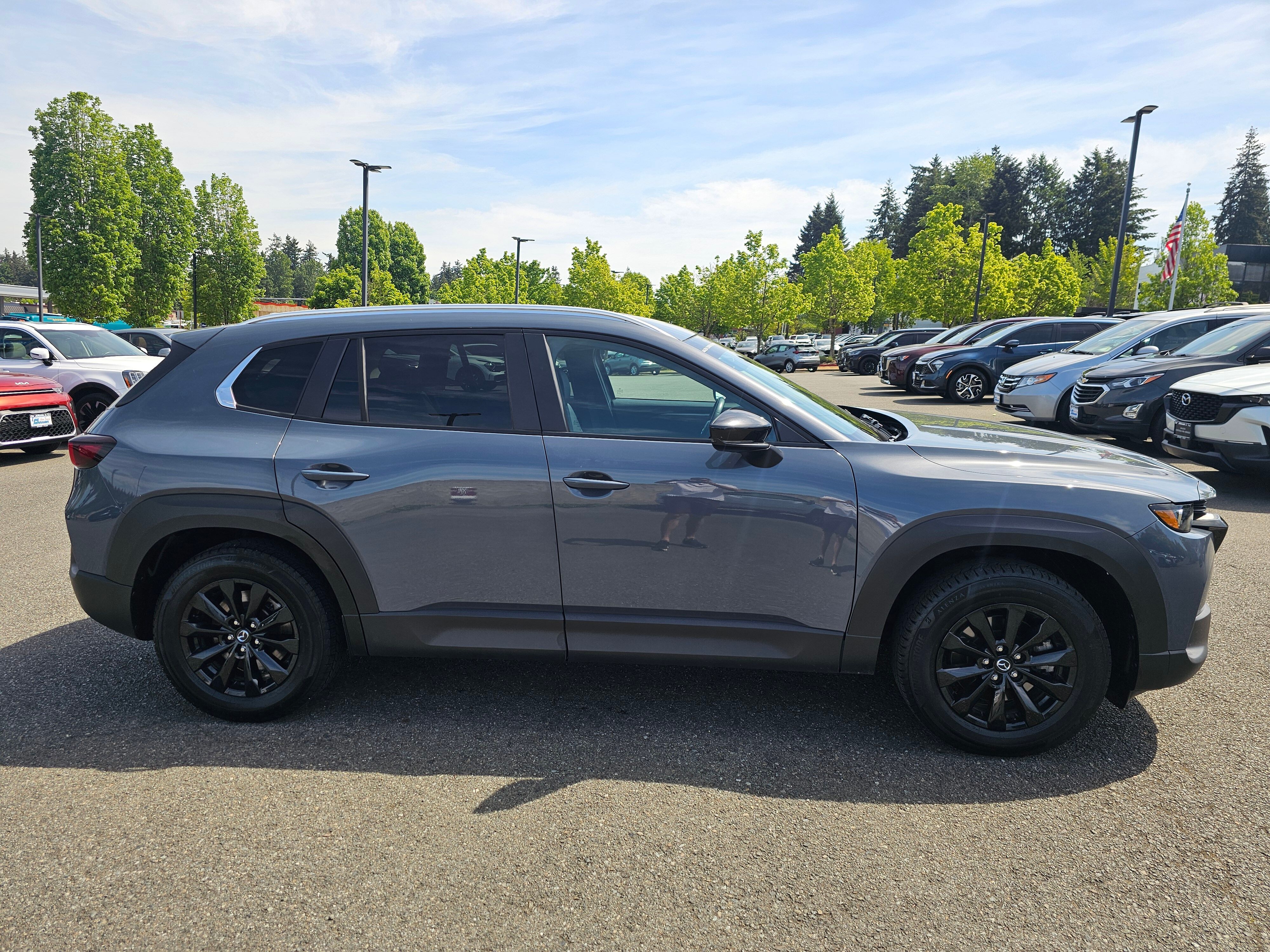 View vehicle photo 3