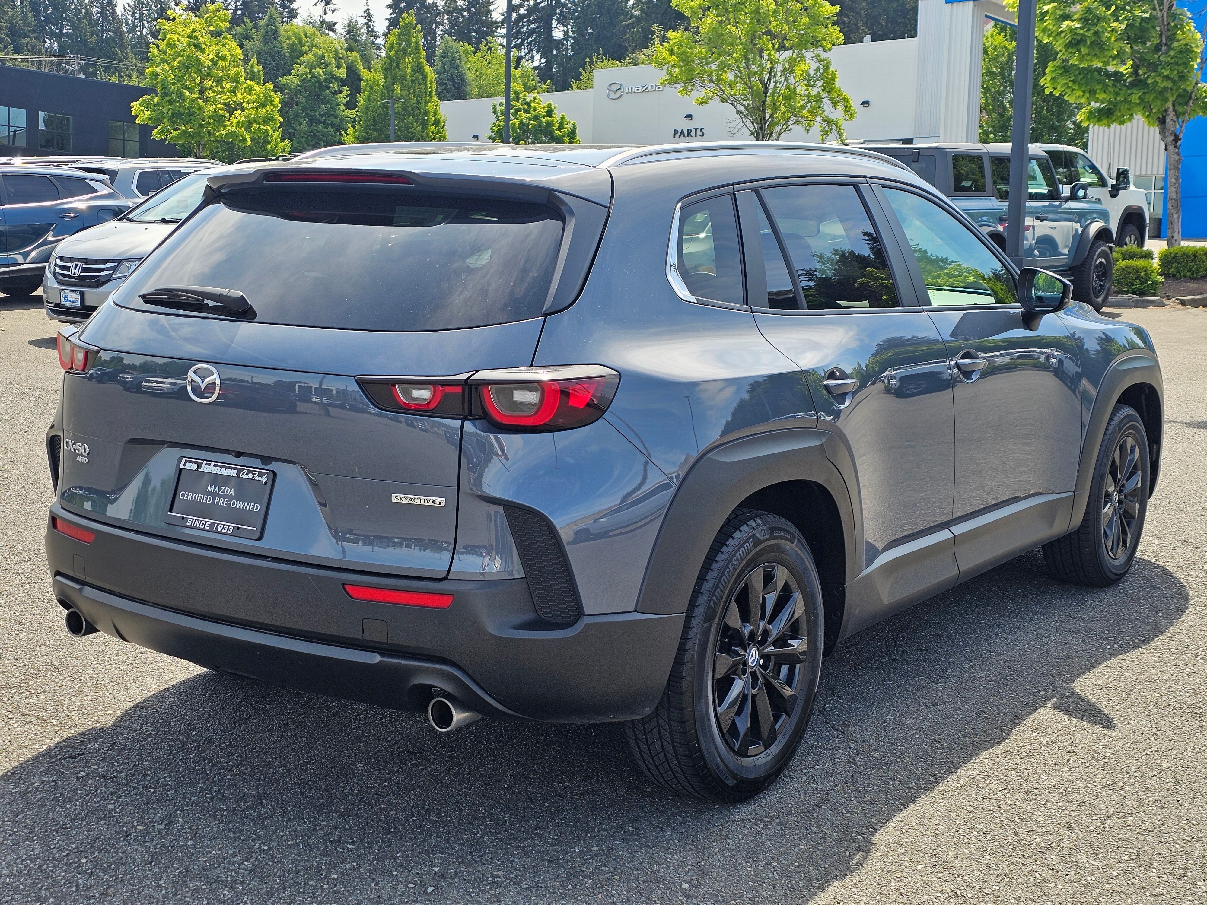 View vehicle photo 4