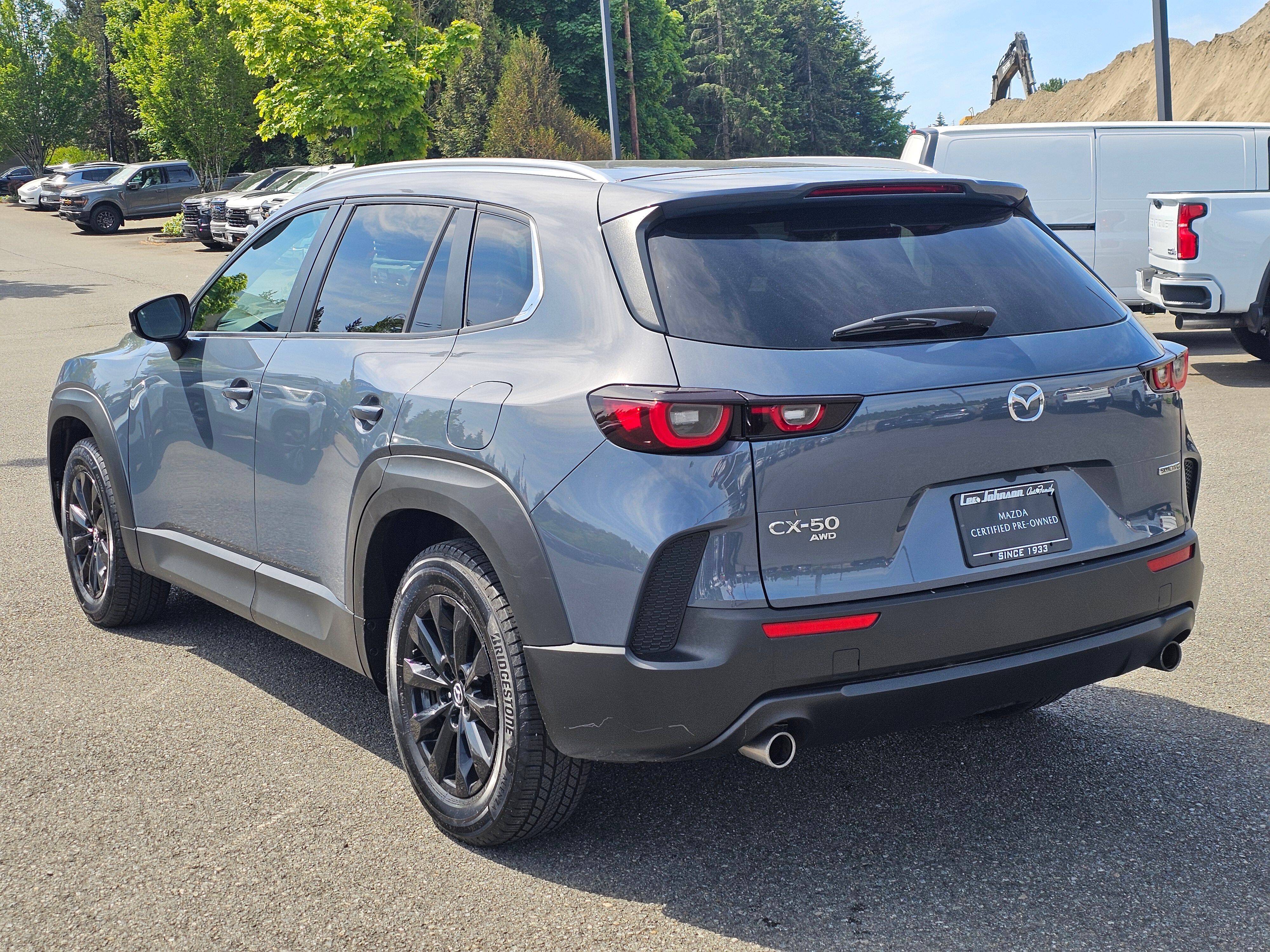 View vehicle photo 6