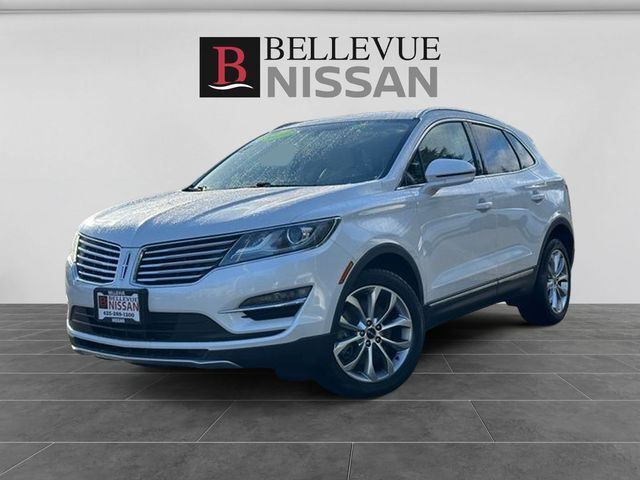 White Platinum Metallic Tri-Coat 2017 Lincoln MKC Select FWD SUV / Crossover Front-Wheel Drive 6-Speed Automatic