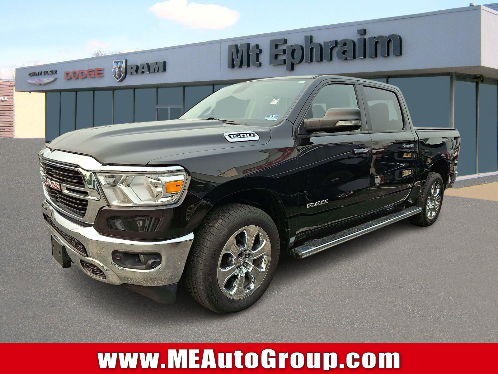 Diamond Black Crystal Pearlcoat - PXJ 2019 RAM 1500 Pickup Truck Four-Wheel Drive 8-Speed Automatic