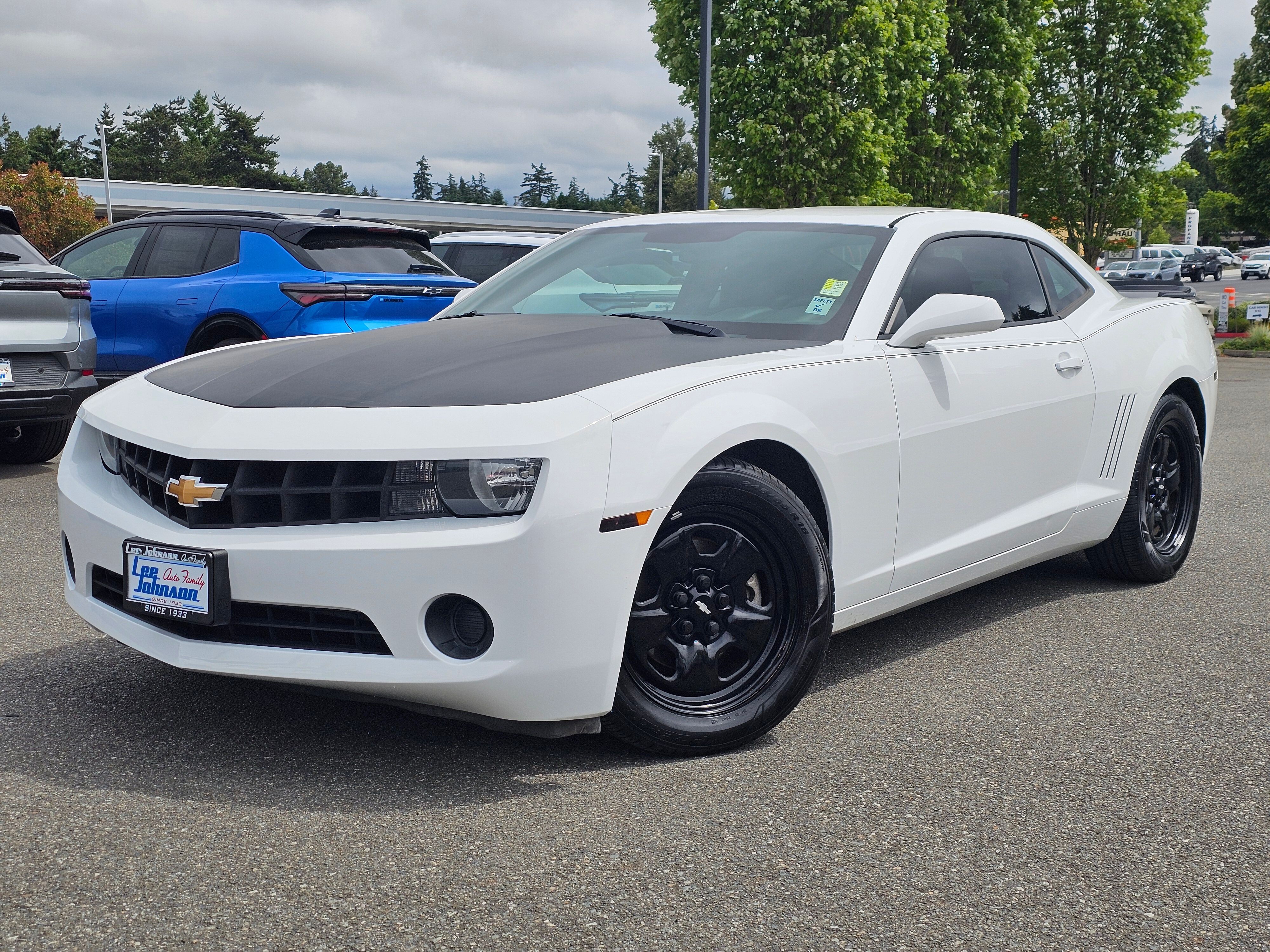 Summit White 2013 Chevrolet Camaro Coupe Rear-Wheel Drive 6-Speed Automatic