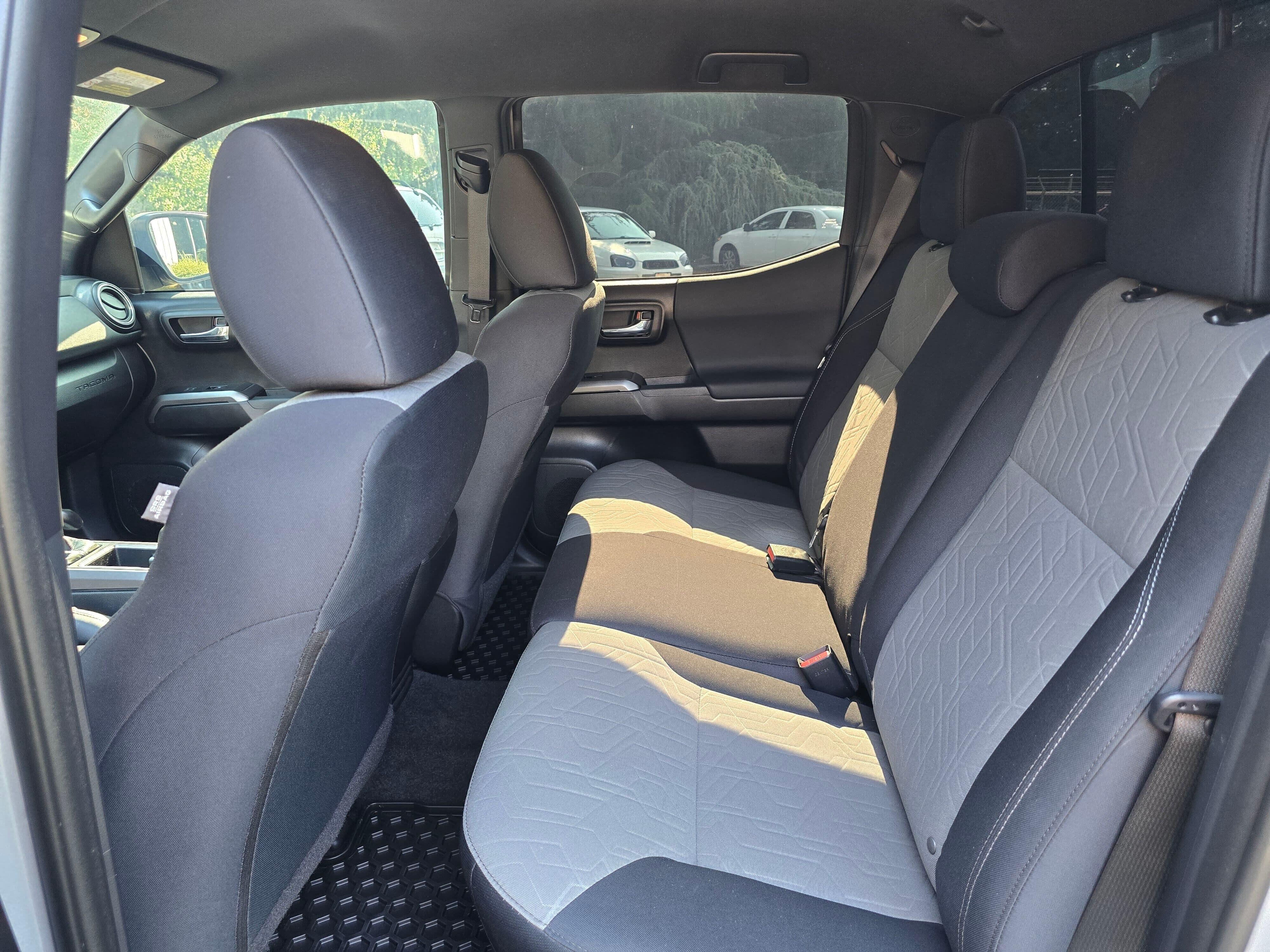 Used 2021  Toyota SR5 image 10