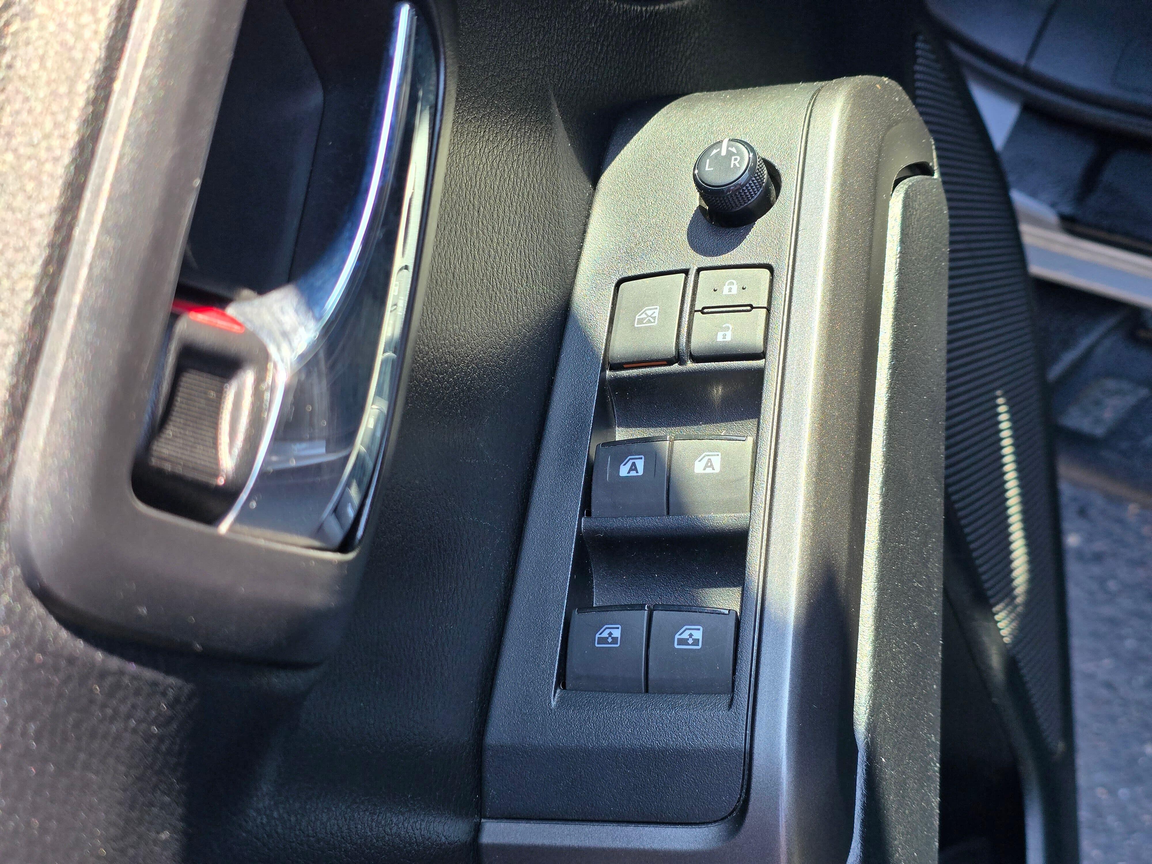 Used 2021  Toyota SR5 image 14