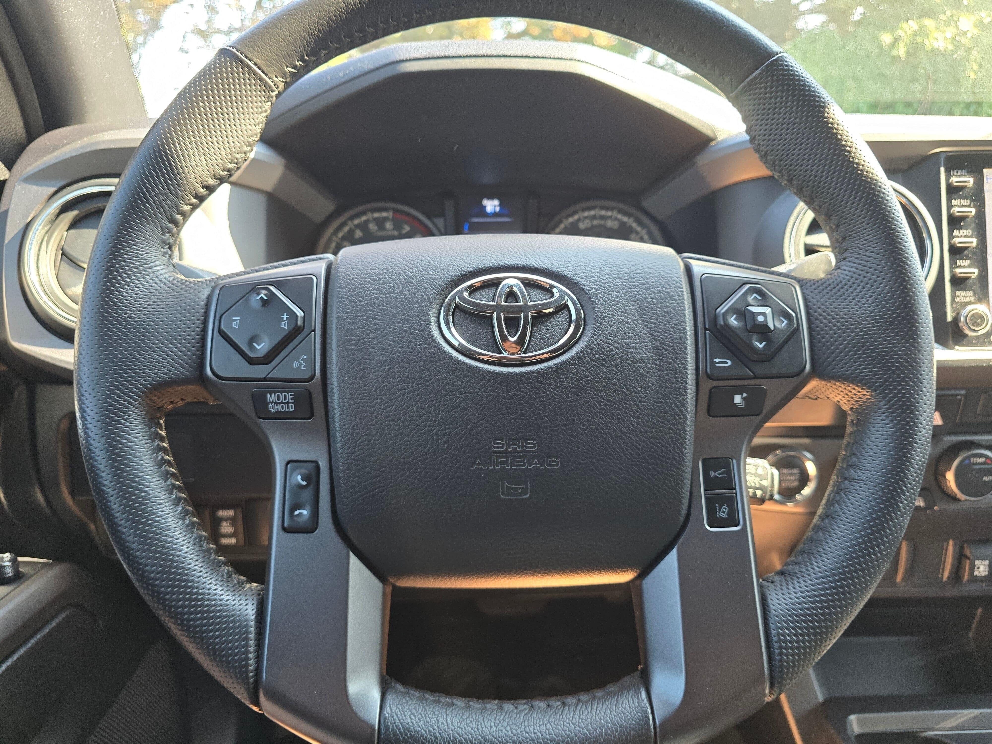 Used 2021  Toyota SR5 image 15
