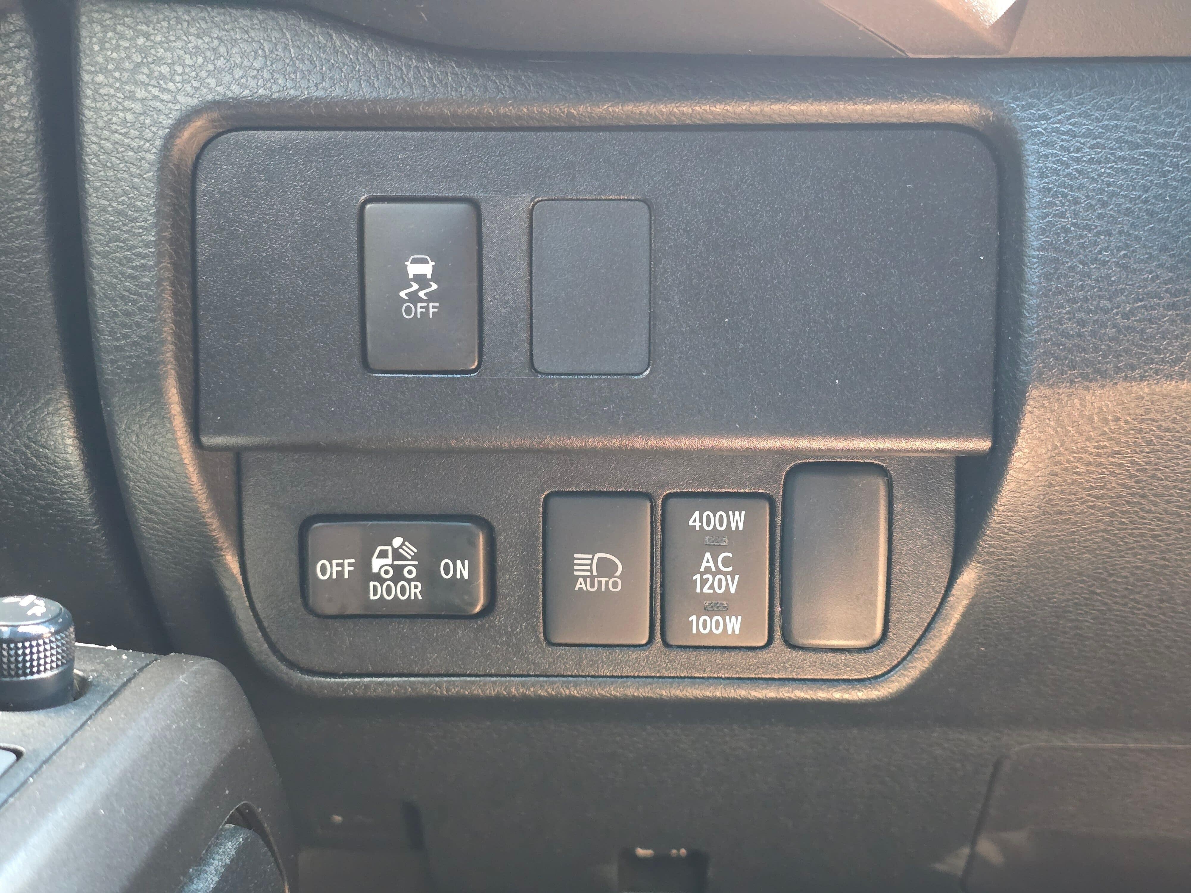 Used 2021  Toyota SR5 image 17