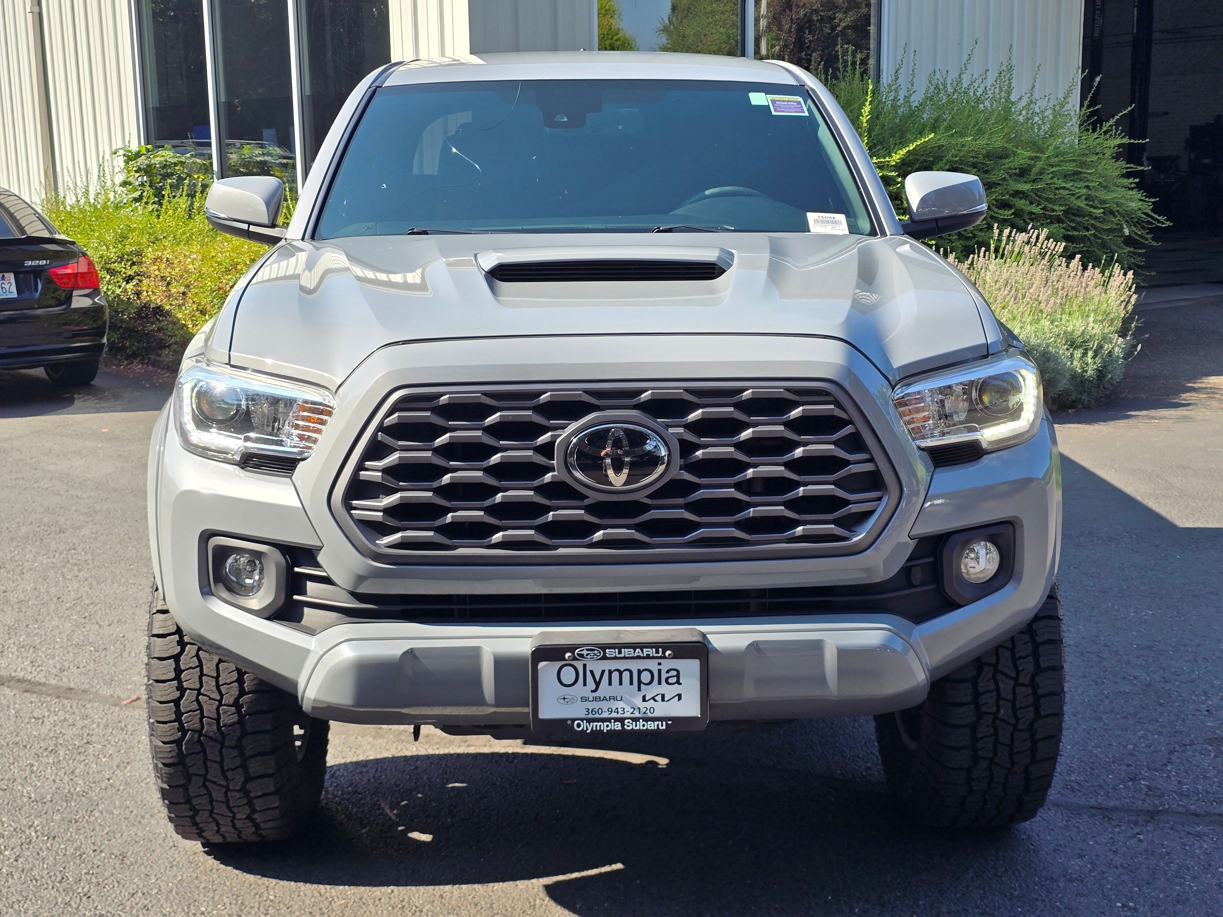 Used 2021  Toyota SR5 image 2
