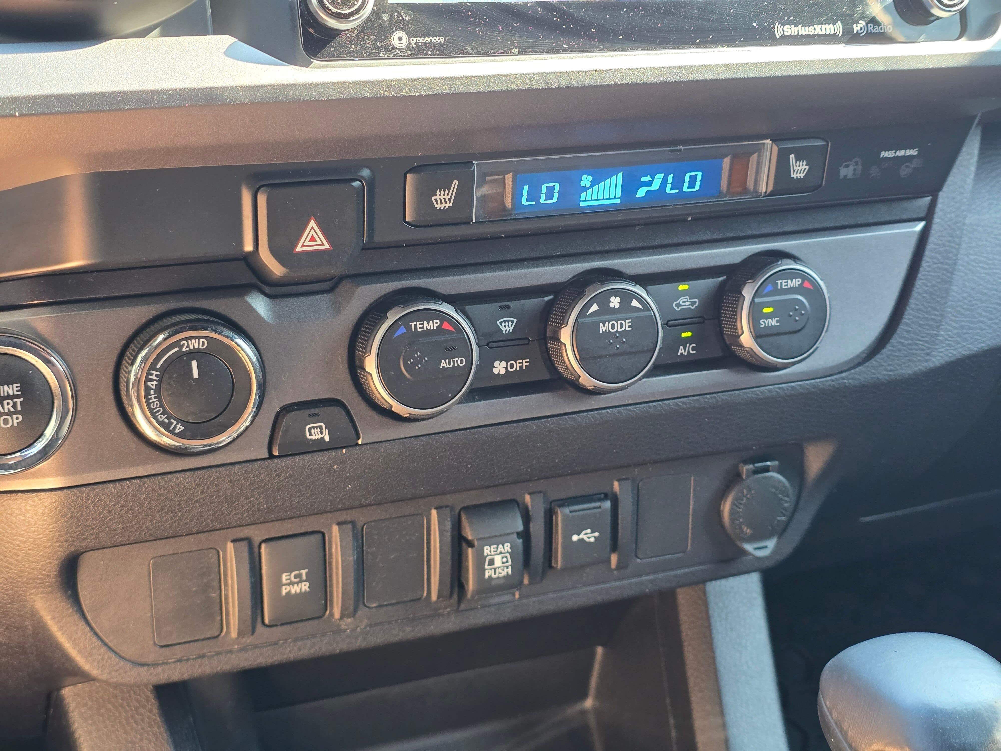 Used 2021  Toyota SR5 image 22