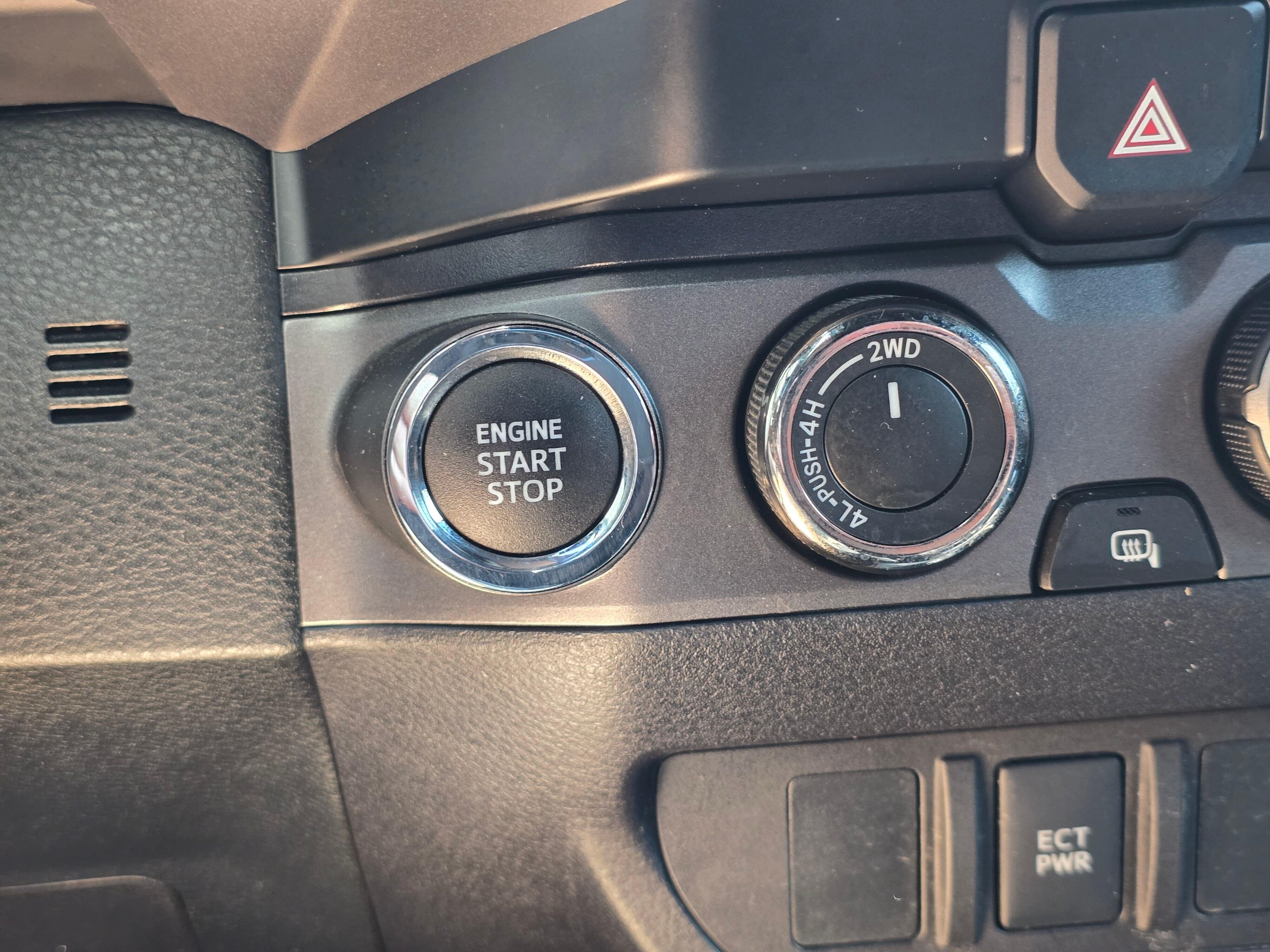 Used 2021  Toyota SR5 image 23