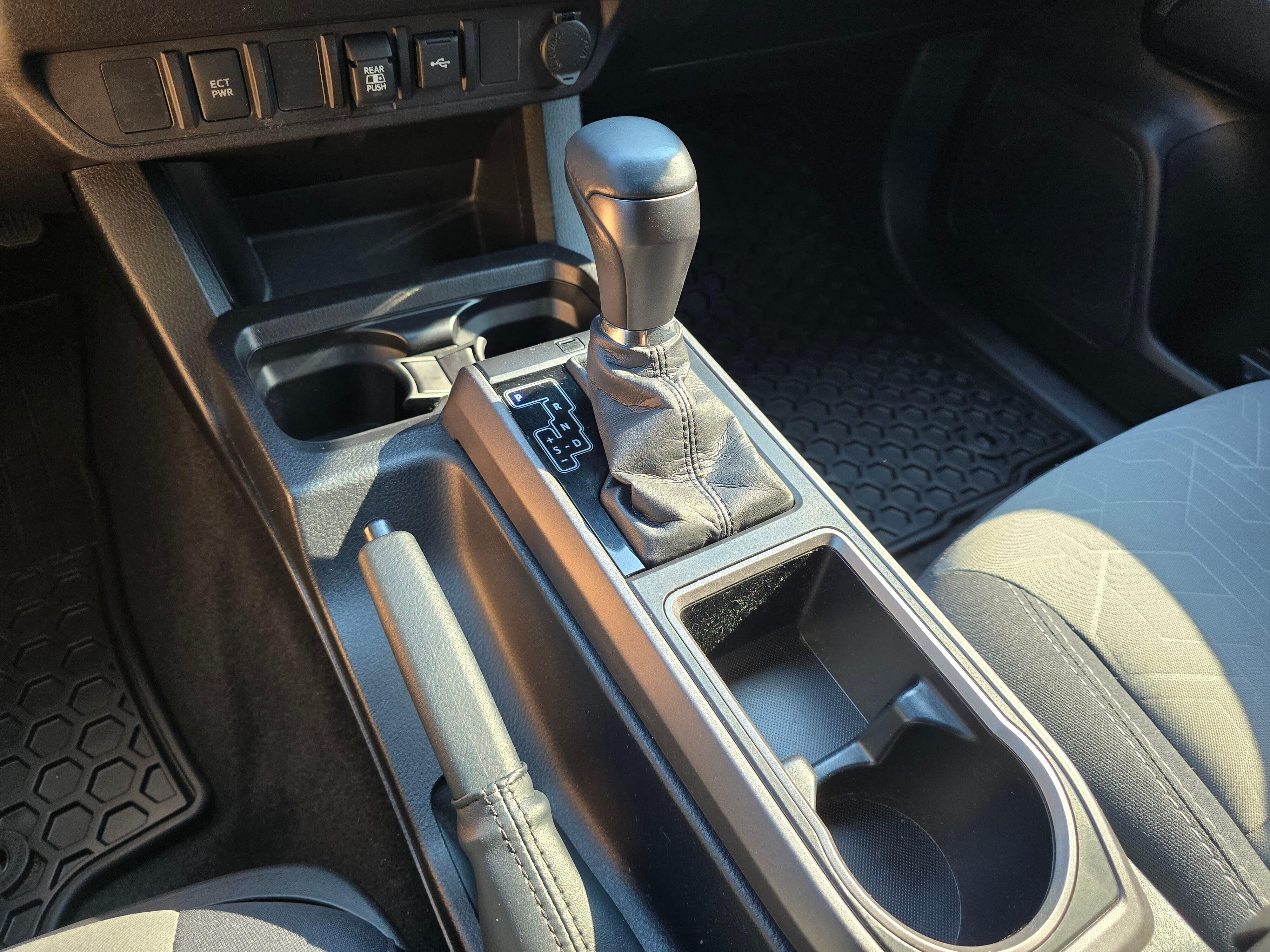 Used 2021  Toyota SR5 image 24